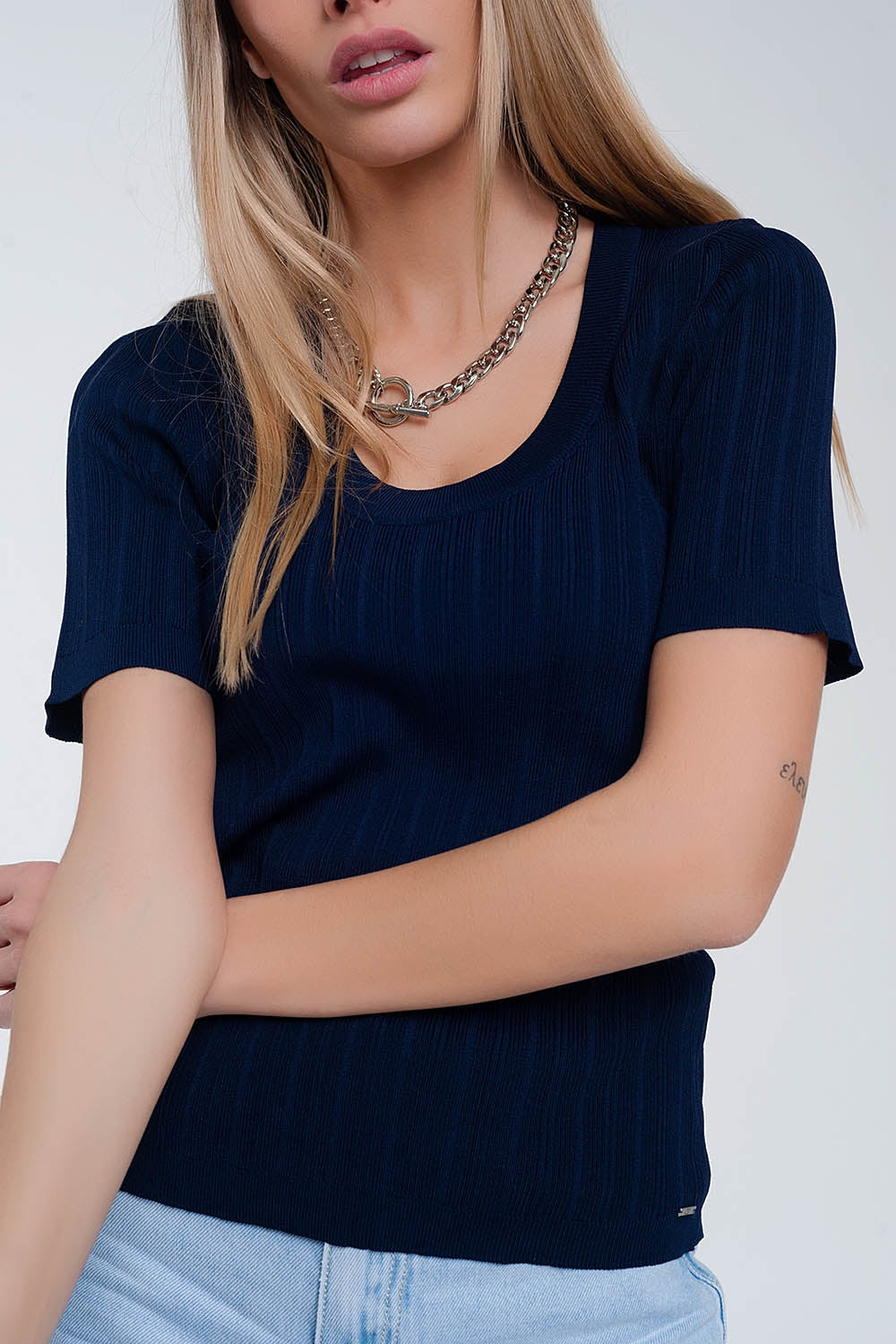 Maglione con scollo rotondo a maniche corte blu navy