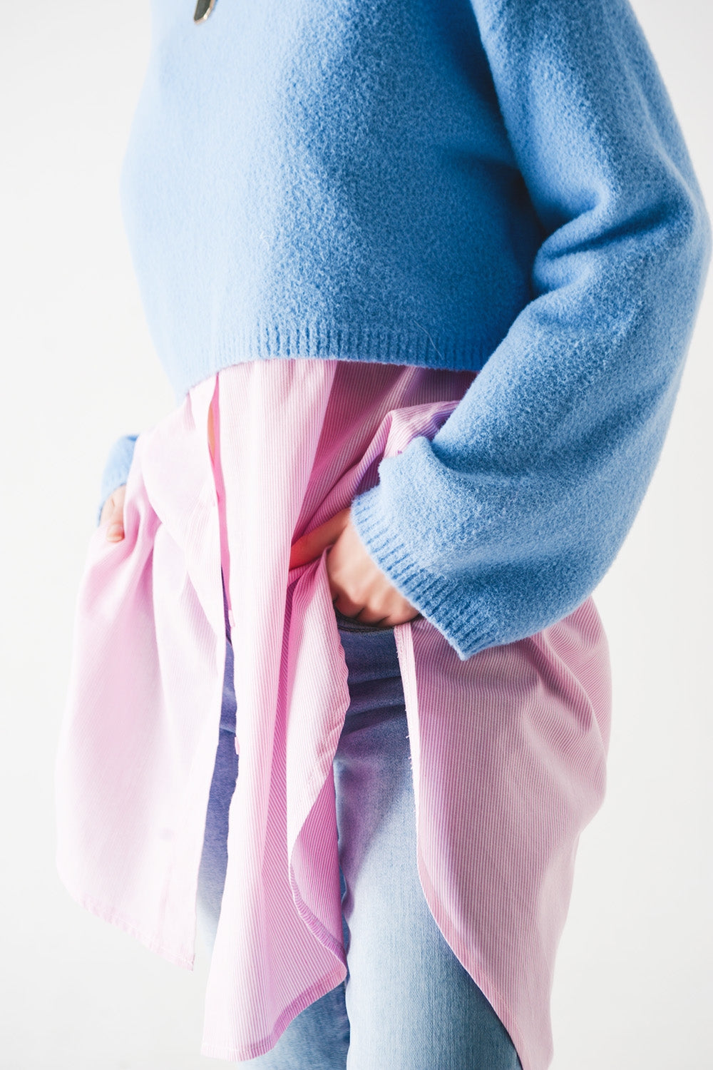 Maglione corto color azzurro in maglia soffice