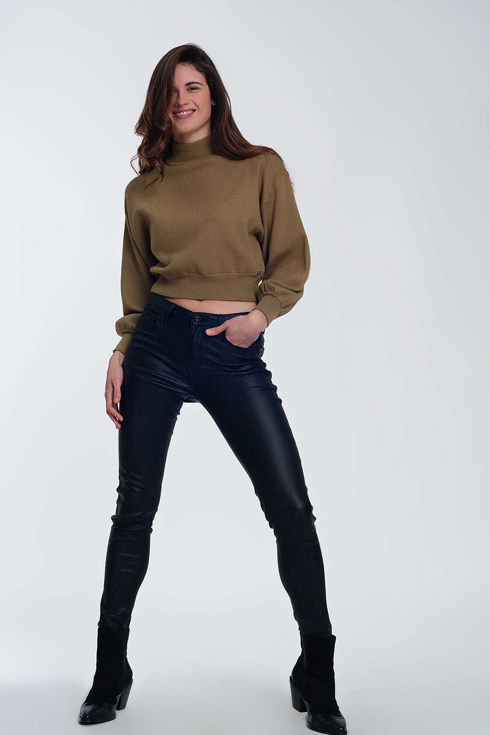 Maglione corto con collo a imbuto verde