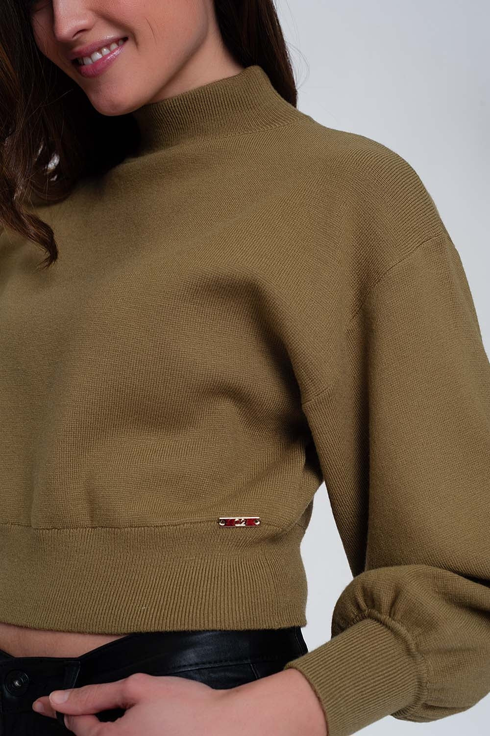 Maglione corto con collo a imbuto verde