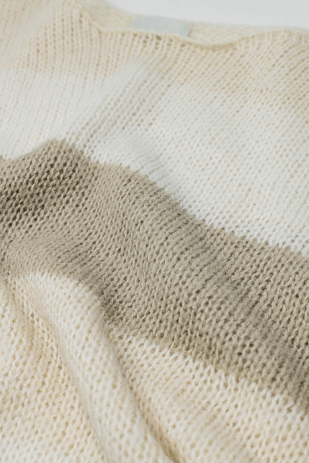 Maglione da barca a righe in beige