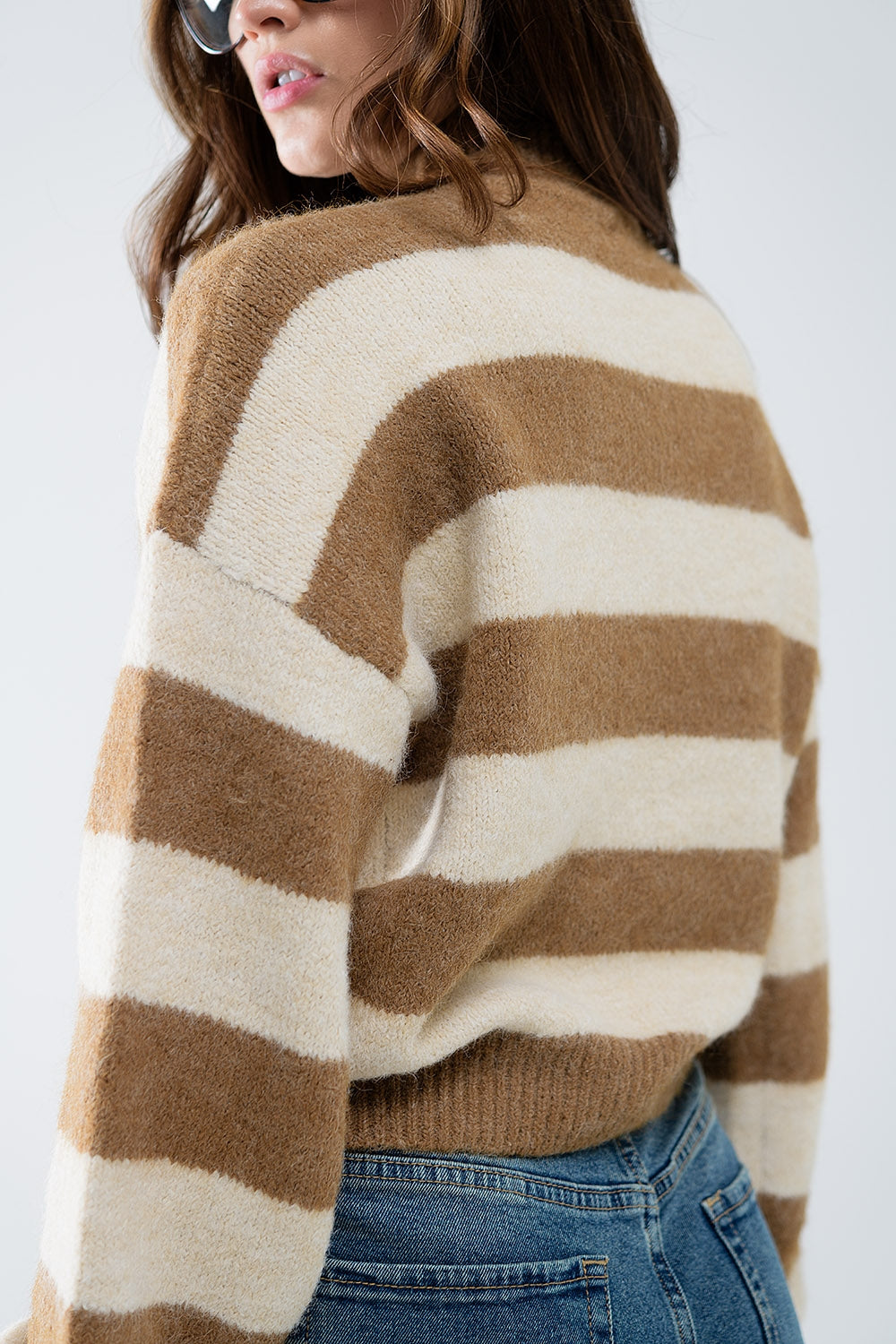 Maglione dolcevita a righe beige