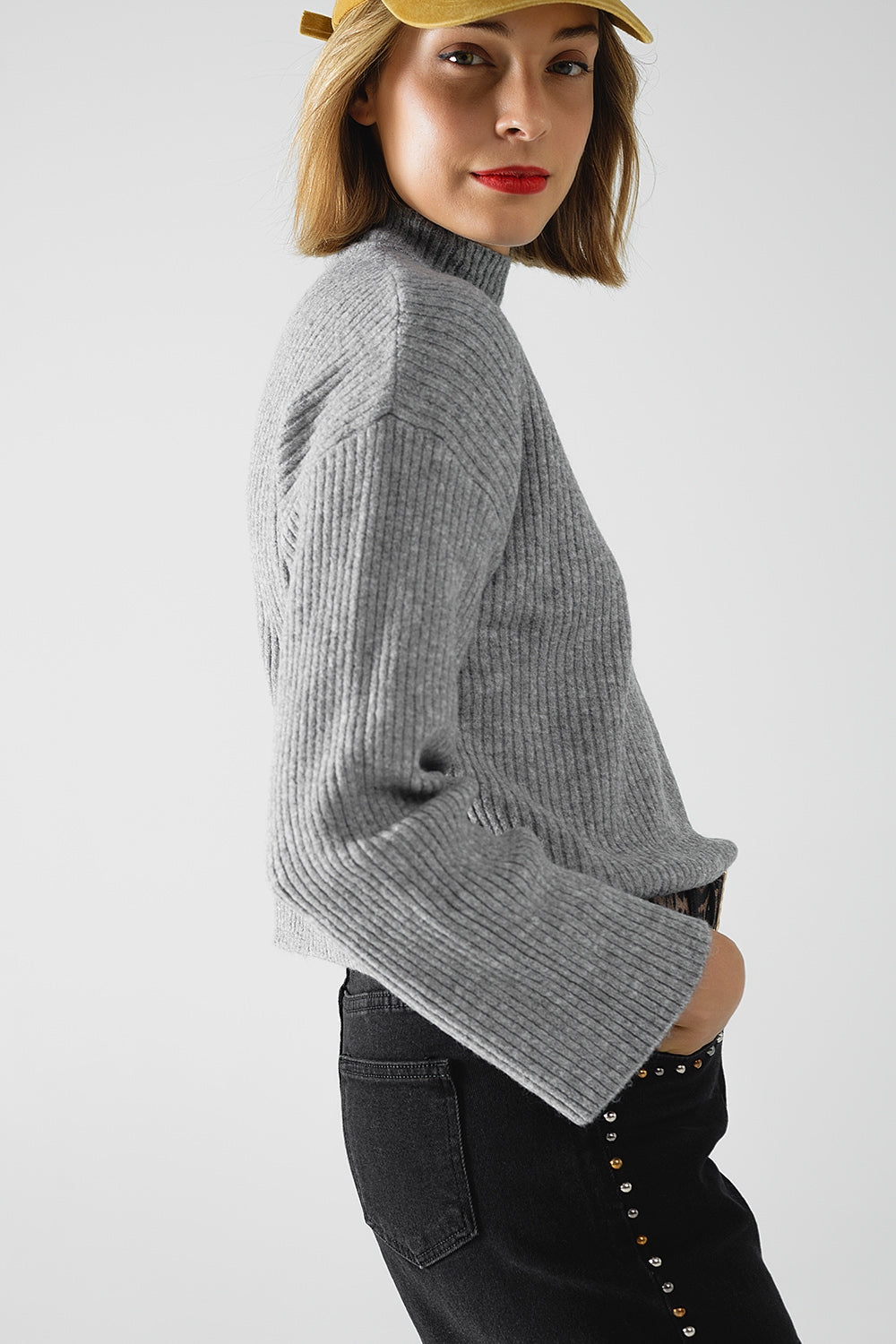 maglione dolcevita grigio a coste