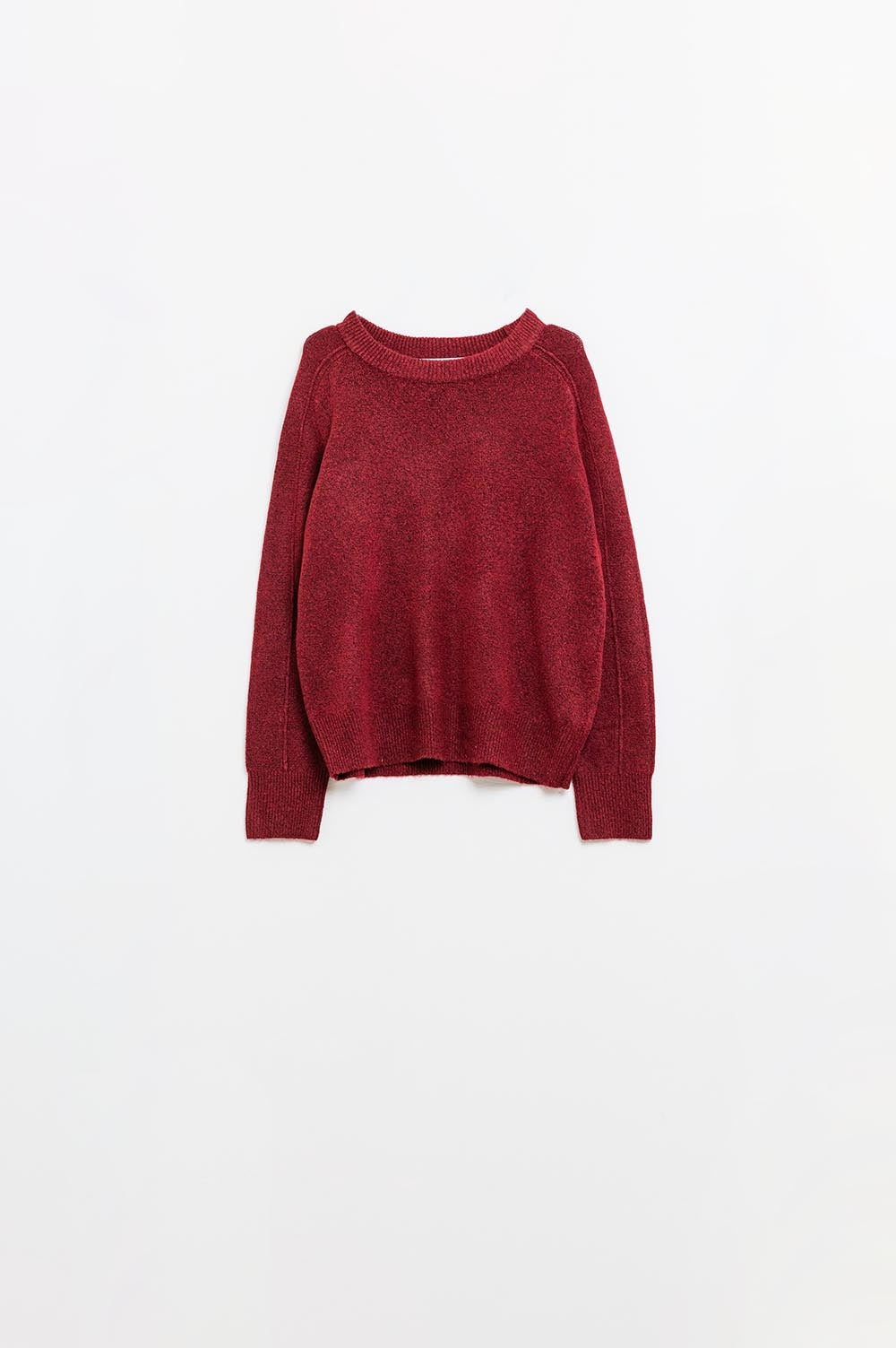 Q2 Maglione girocollo bordeaux con dettaglio di cucitura sulla manica
