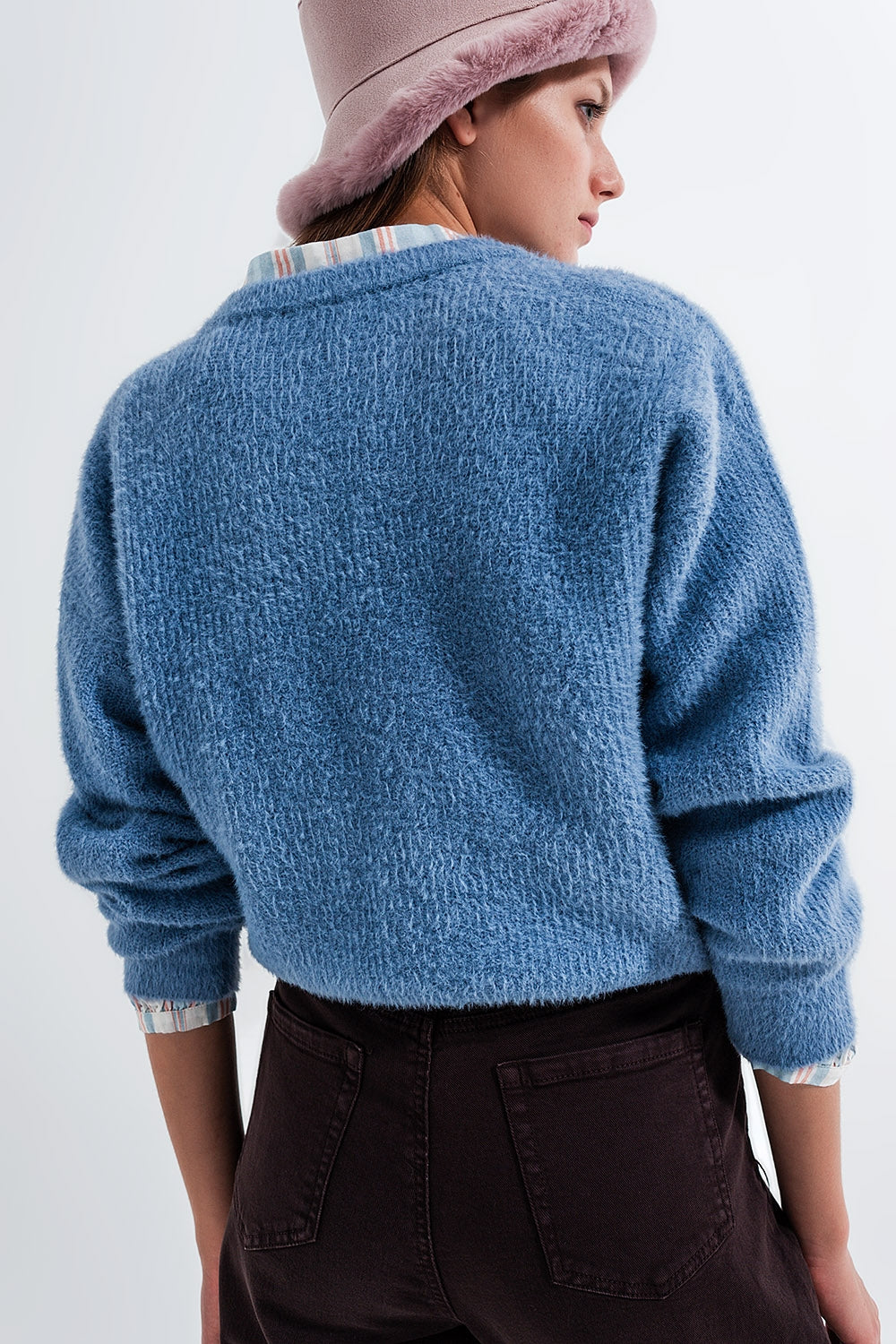 Maglione girocollo in filato morbido color blu a coste
