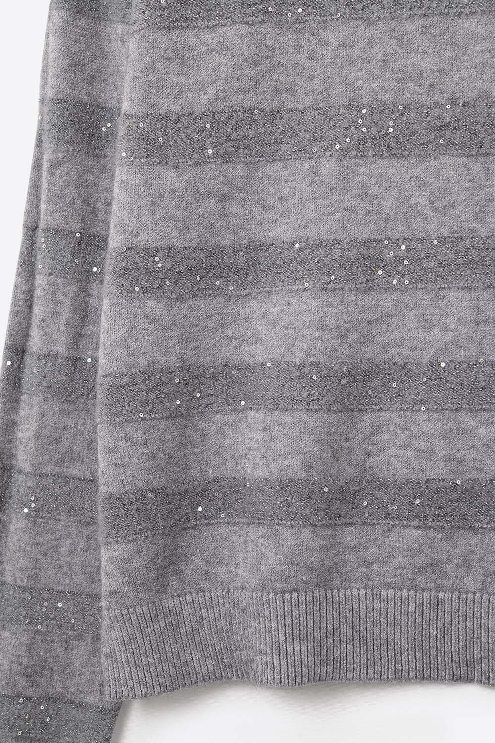maglione grigio a righe con dettaglio in paillettes