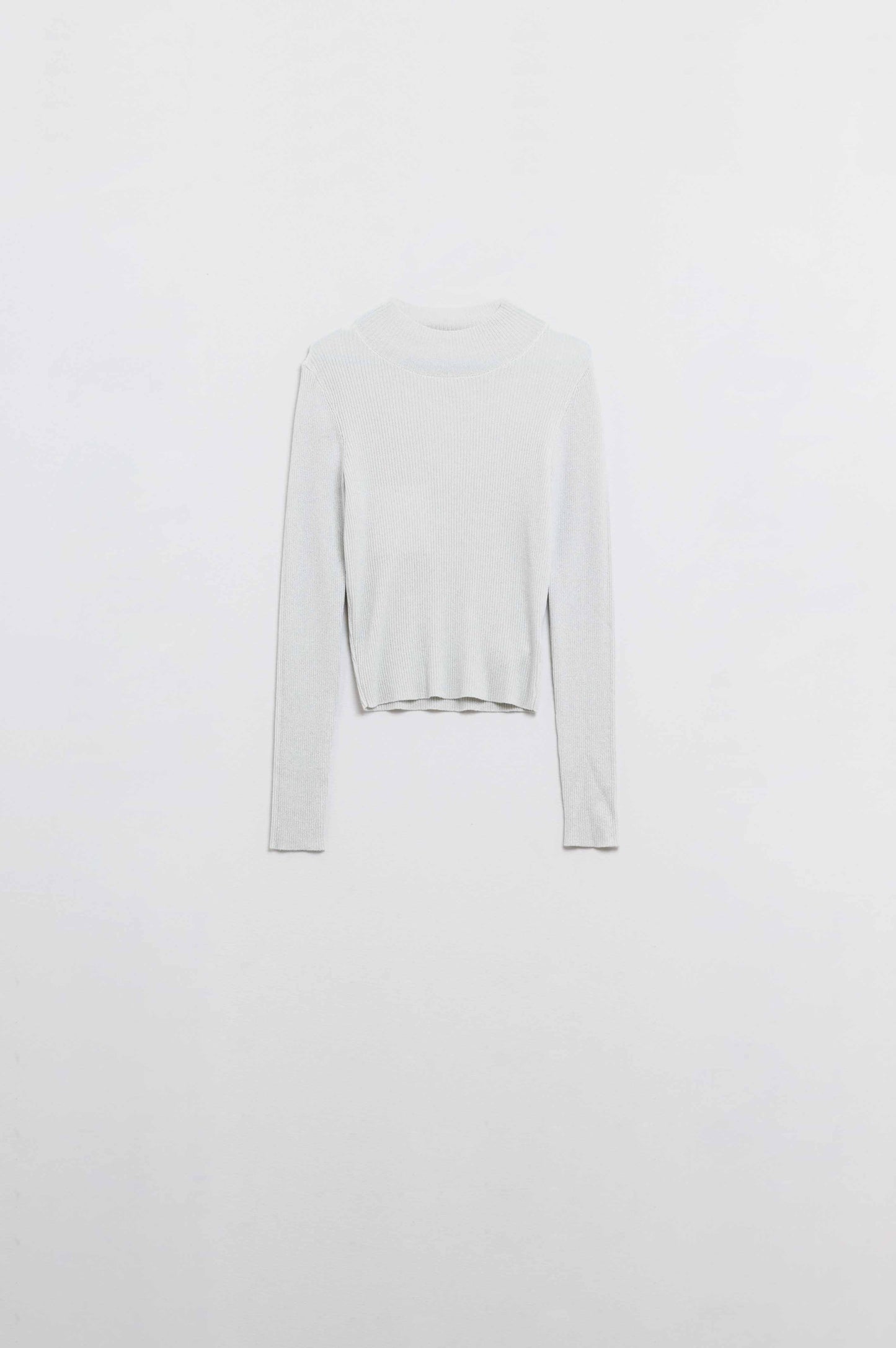 Maglione grigio glitterato con collo a triangolo e maniche lunghe