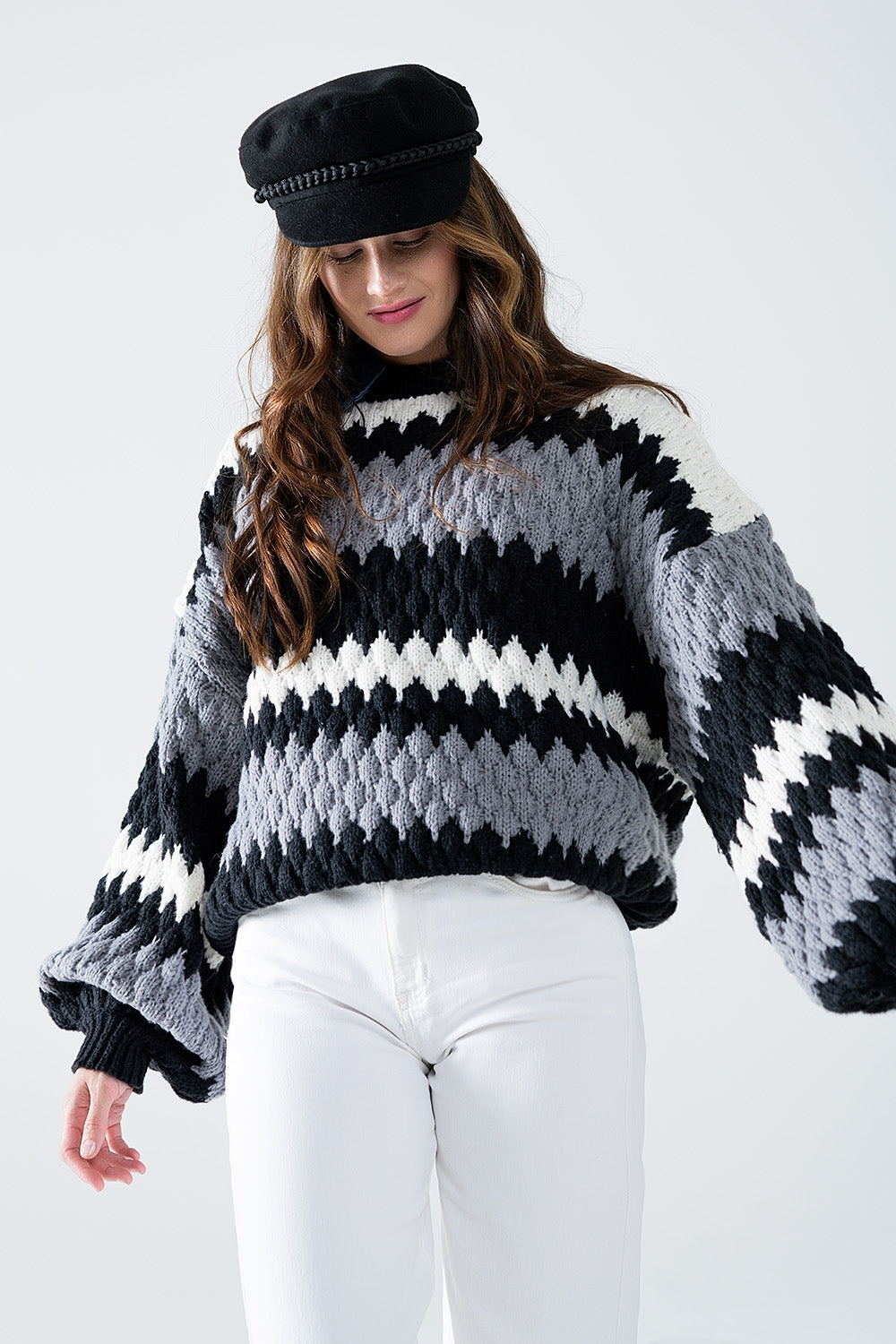maglione grigio oversize a righe zig zag