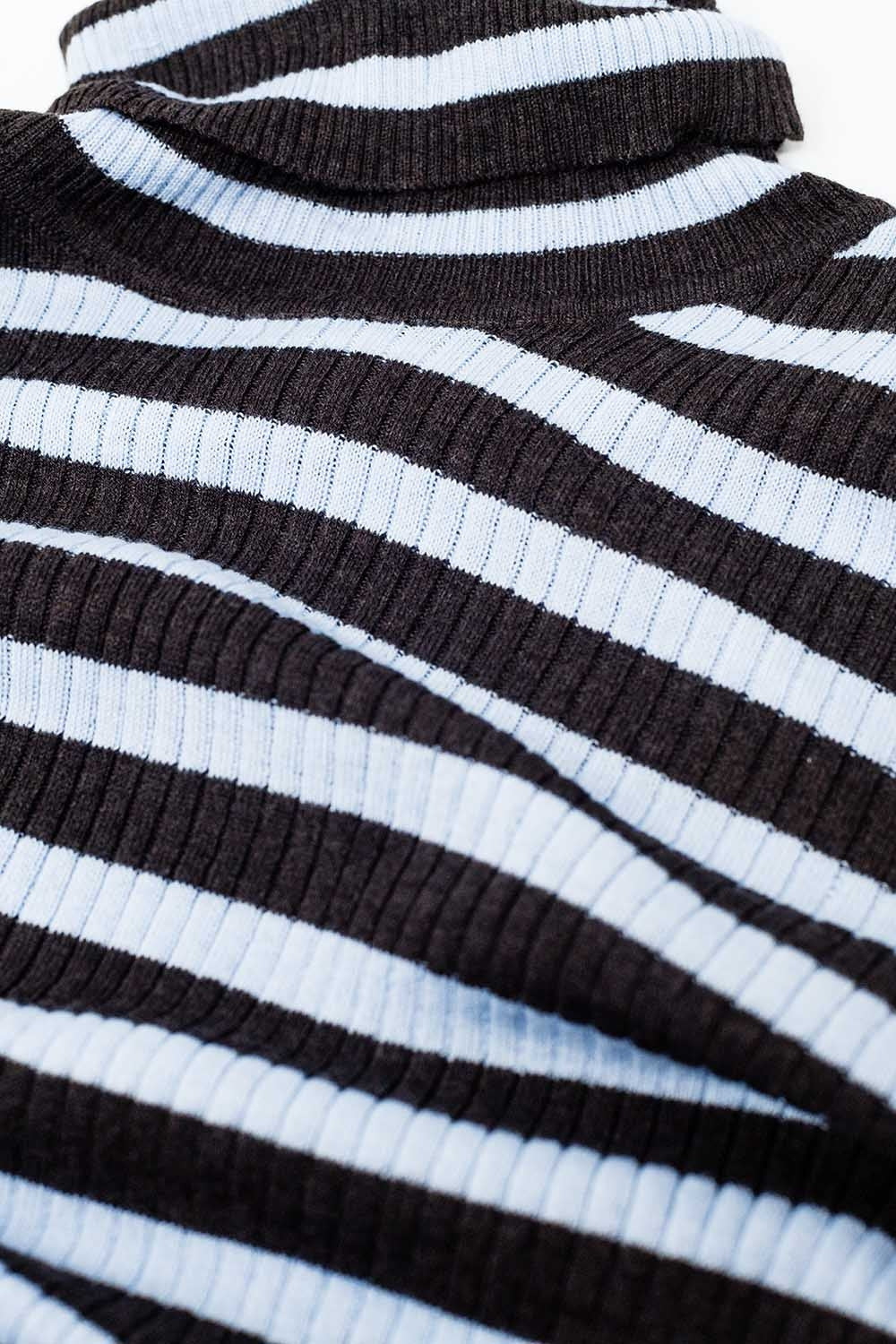 Maglione in lana a maglia fine a righe blu e marroni