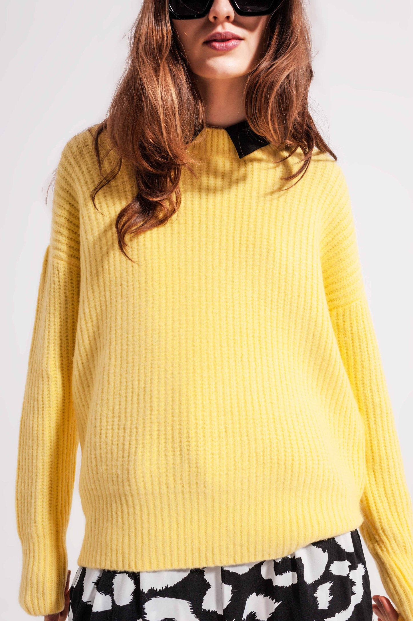 Maglione lavorato a coste giallo