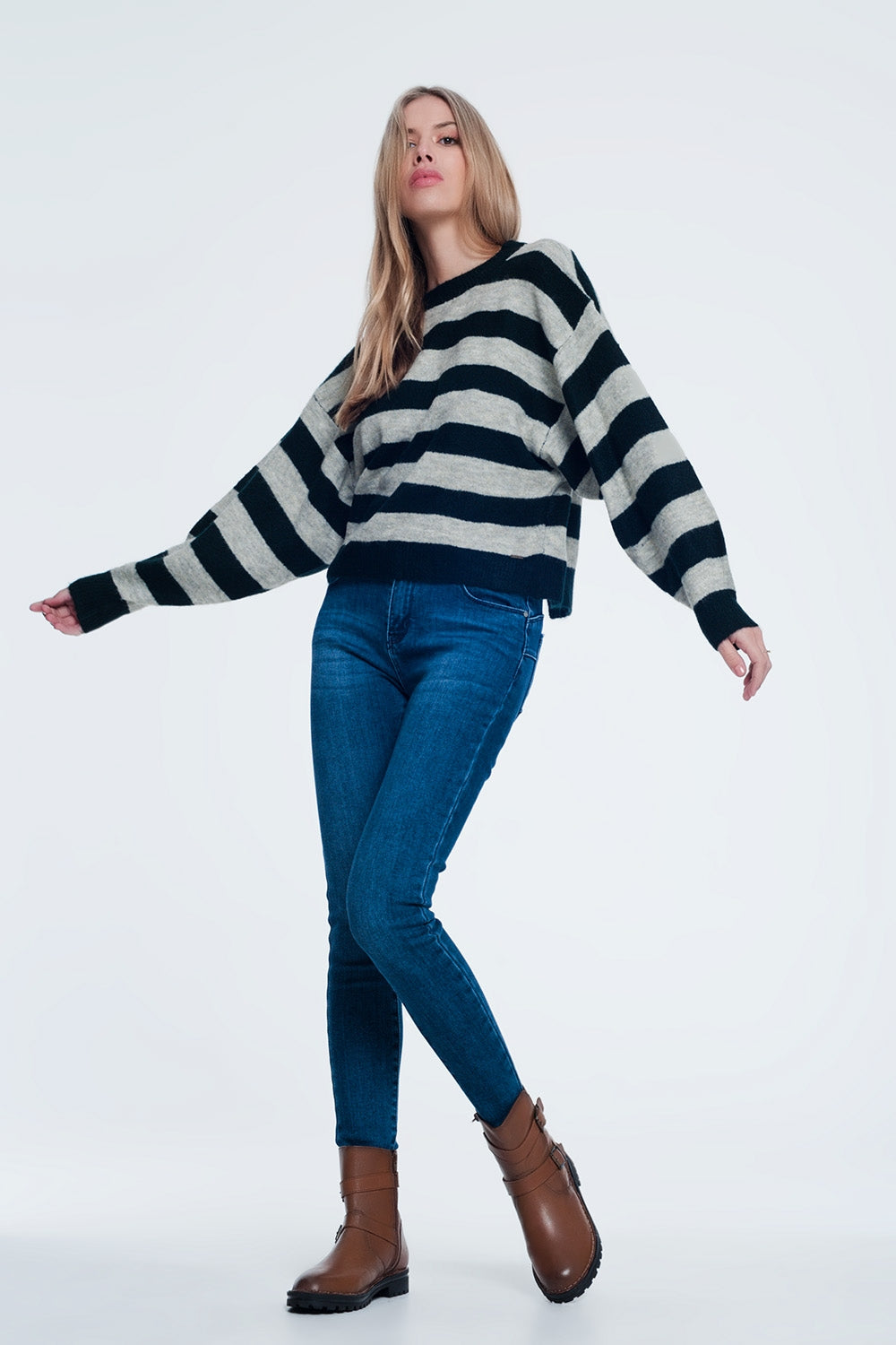 Maglione lavorato con apertura sul retro verde