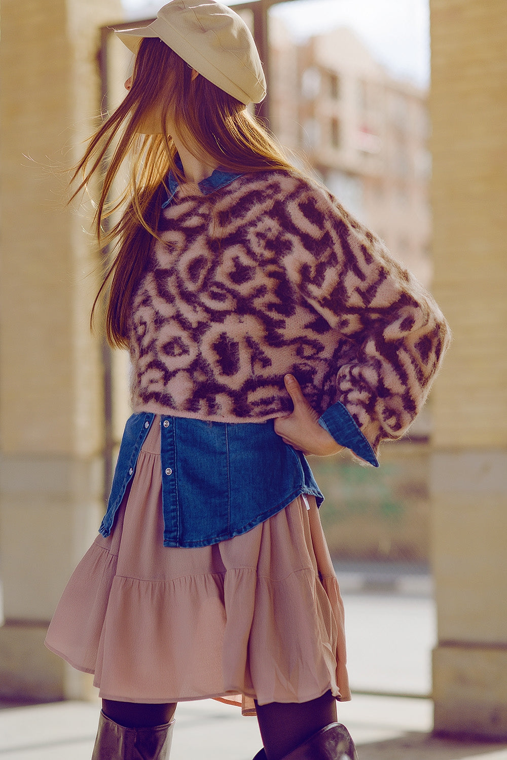 Maglione leopardato rosa in lana lavorato a maglia