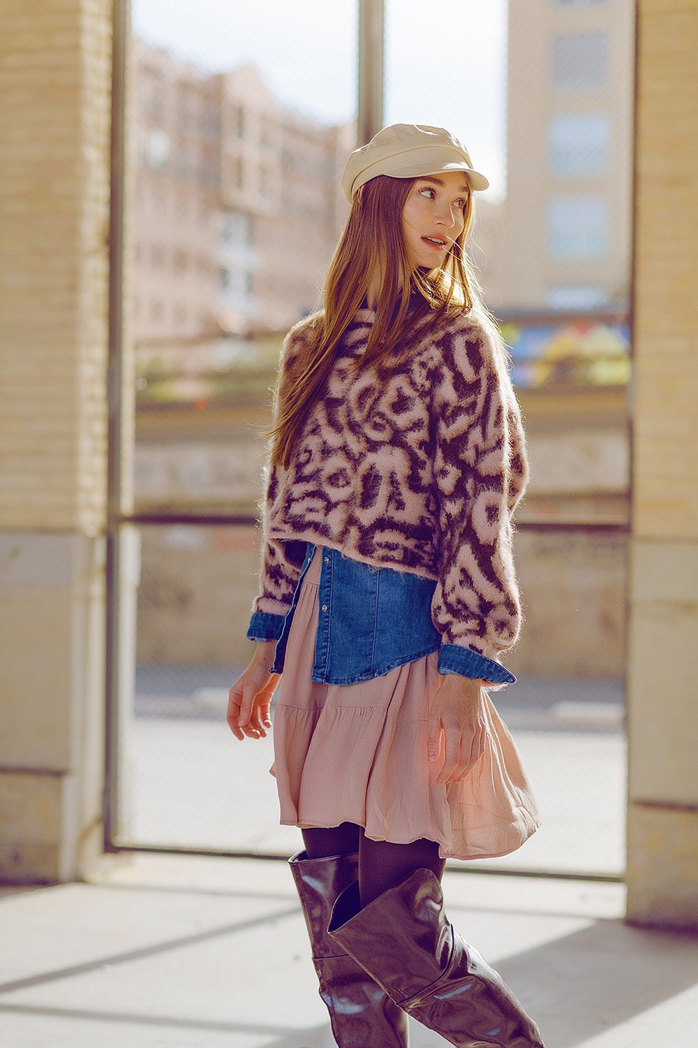 Maglione leopardato rosa in lana lavorato a maglia