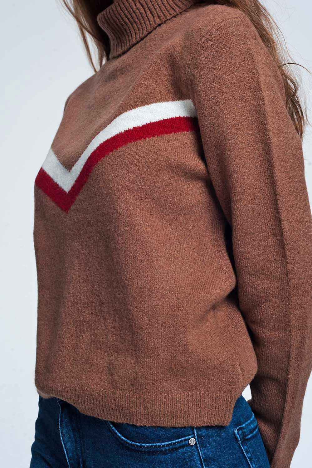 Maglione marrone con motivo a spina di pesce