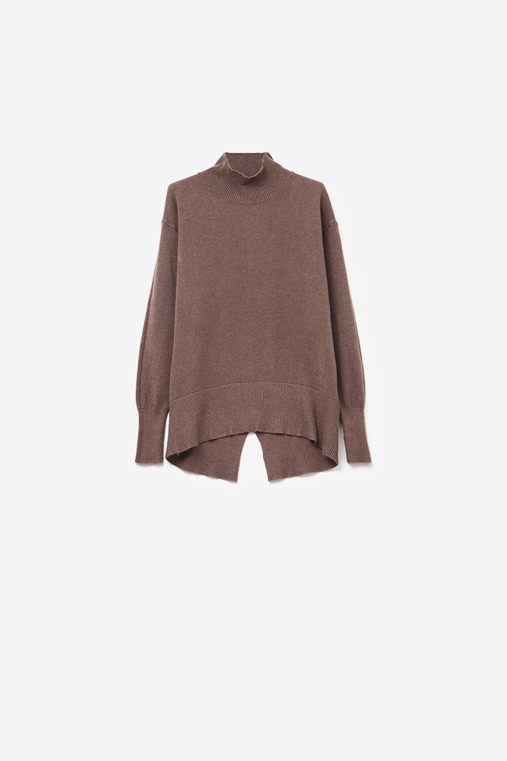 Q2 Maglione marrone largo con dettaglio posteriore aperto