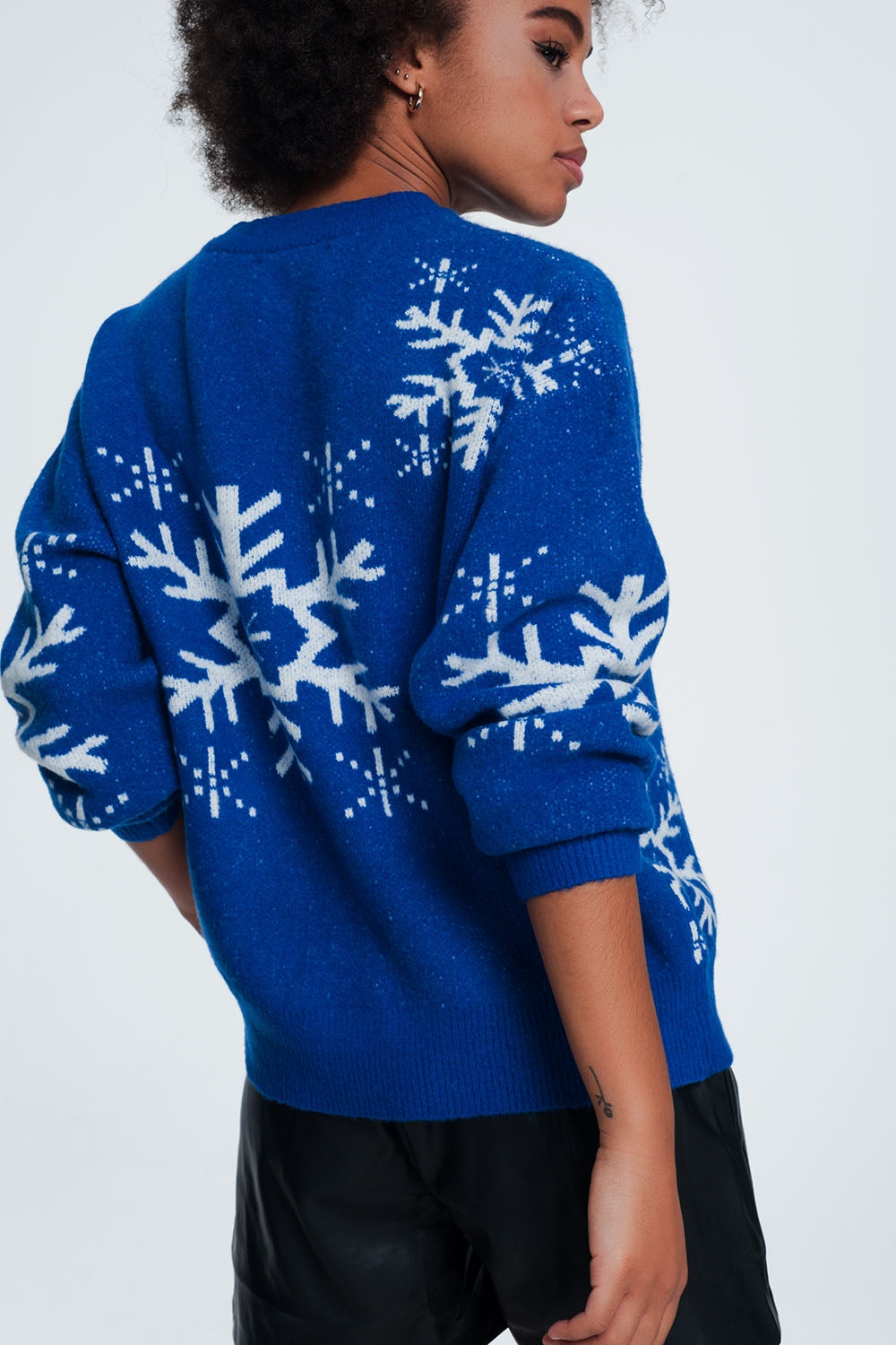 Maglione natalizio con fiocchi di neve in blu