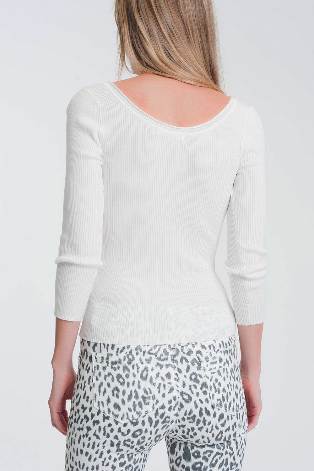 Maglione operato con scollo ampio bianco