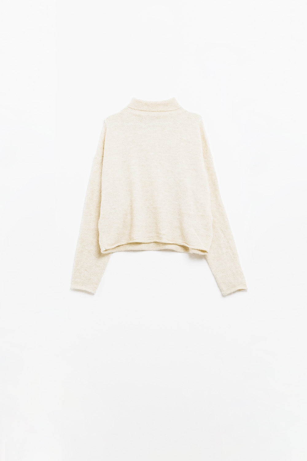 maglione panna a collo alto e soffice dal taglio rilassato