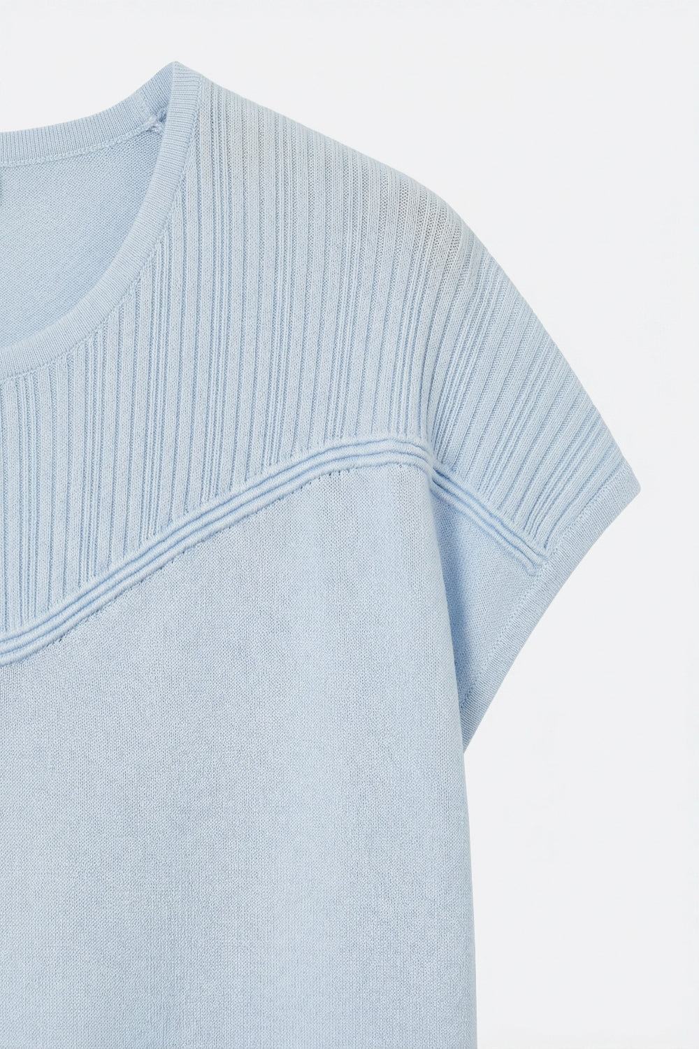 maglione senza maniche in maglia leggera con vestibilità rilassata in azzurro