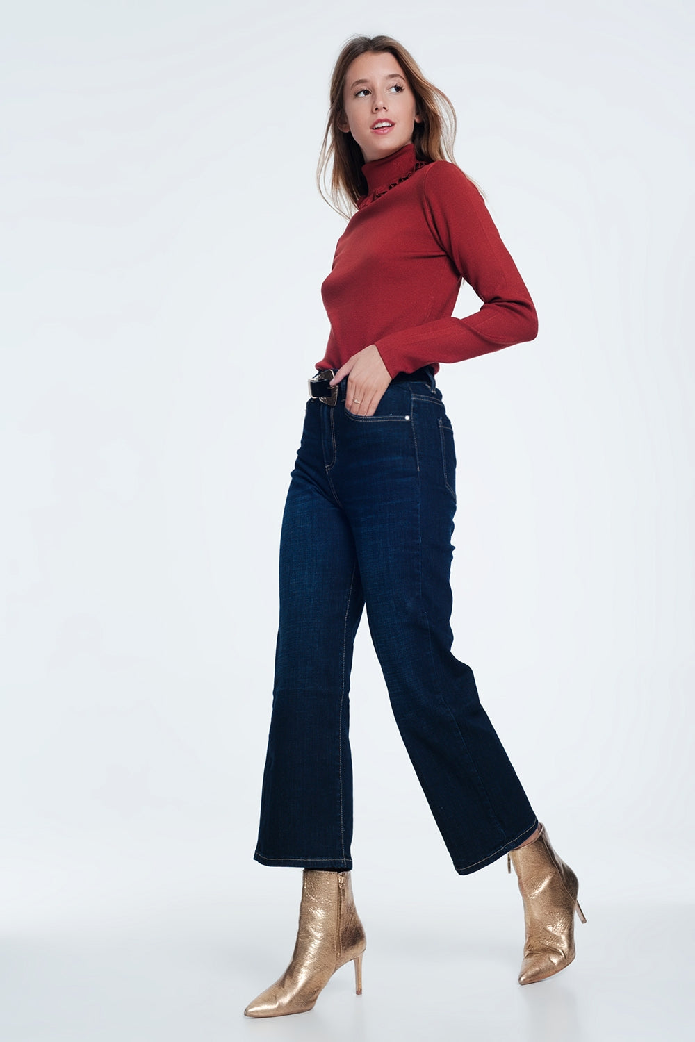 Maglione slim arancione a coste con volant sul collo