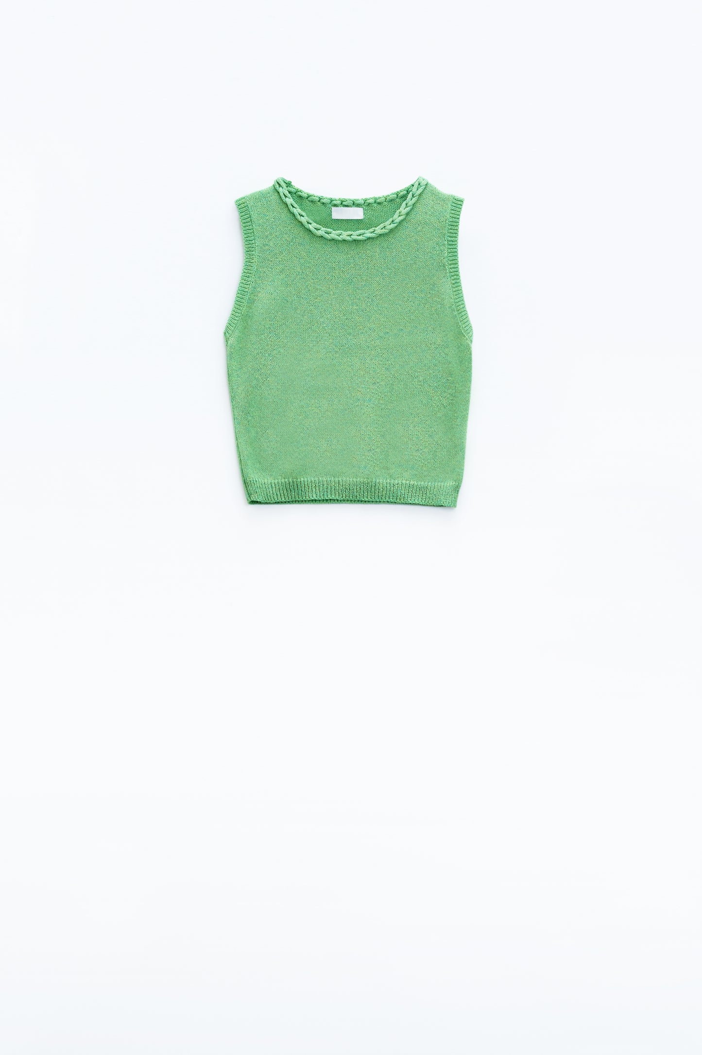 Q2 Maglione verde senza maniche con scollo a giro e dettaglio a treccia sulla scollatura