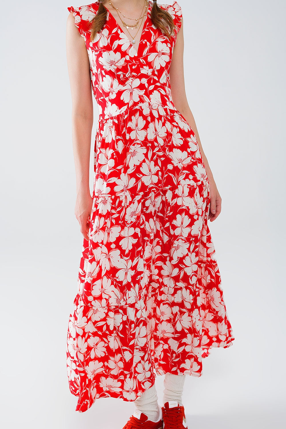 Maxi abito rosso con stampa floreale e scollo a V