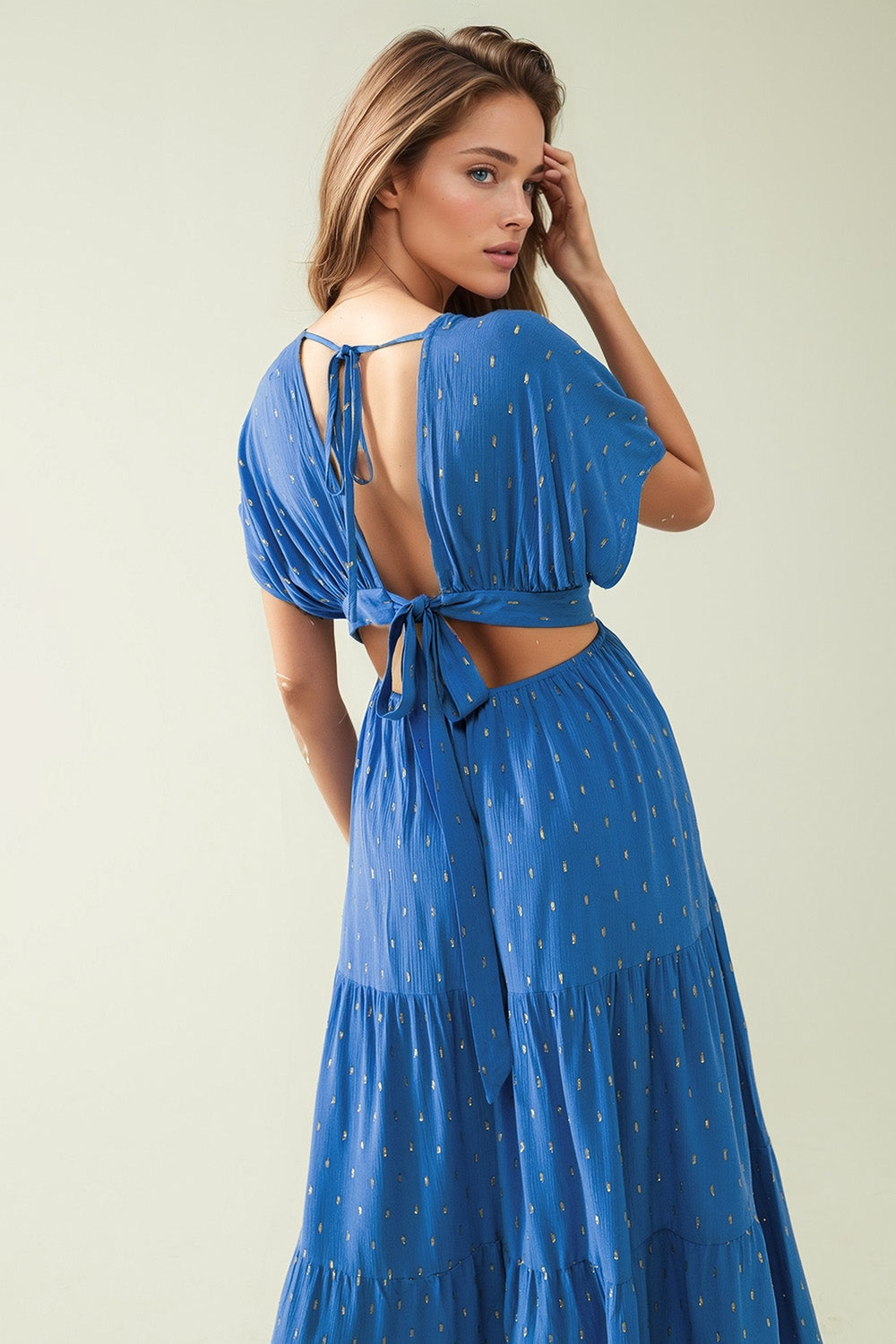 maxi abito sciolto blu con dettagli dorati