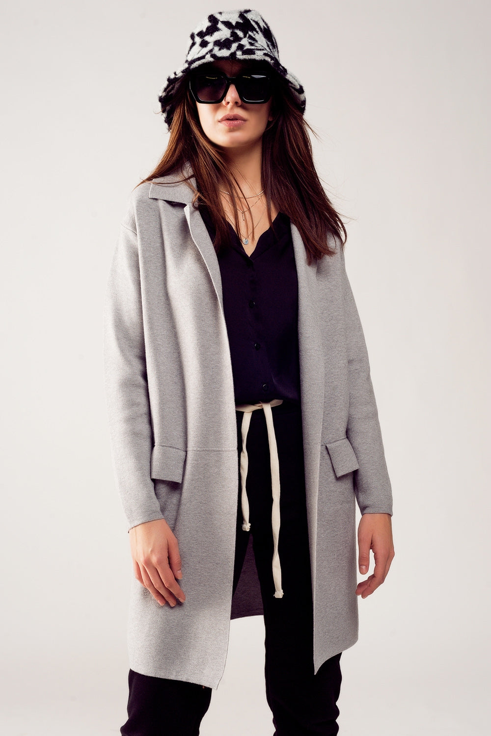 Maxi cardigan grigio con colletto