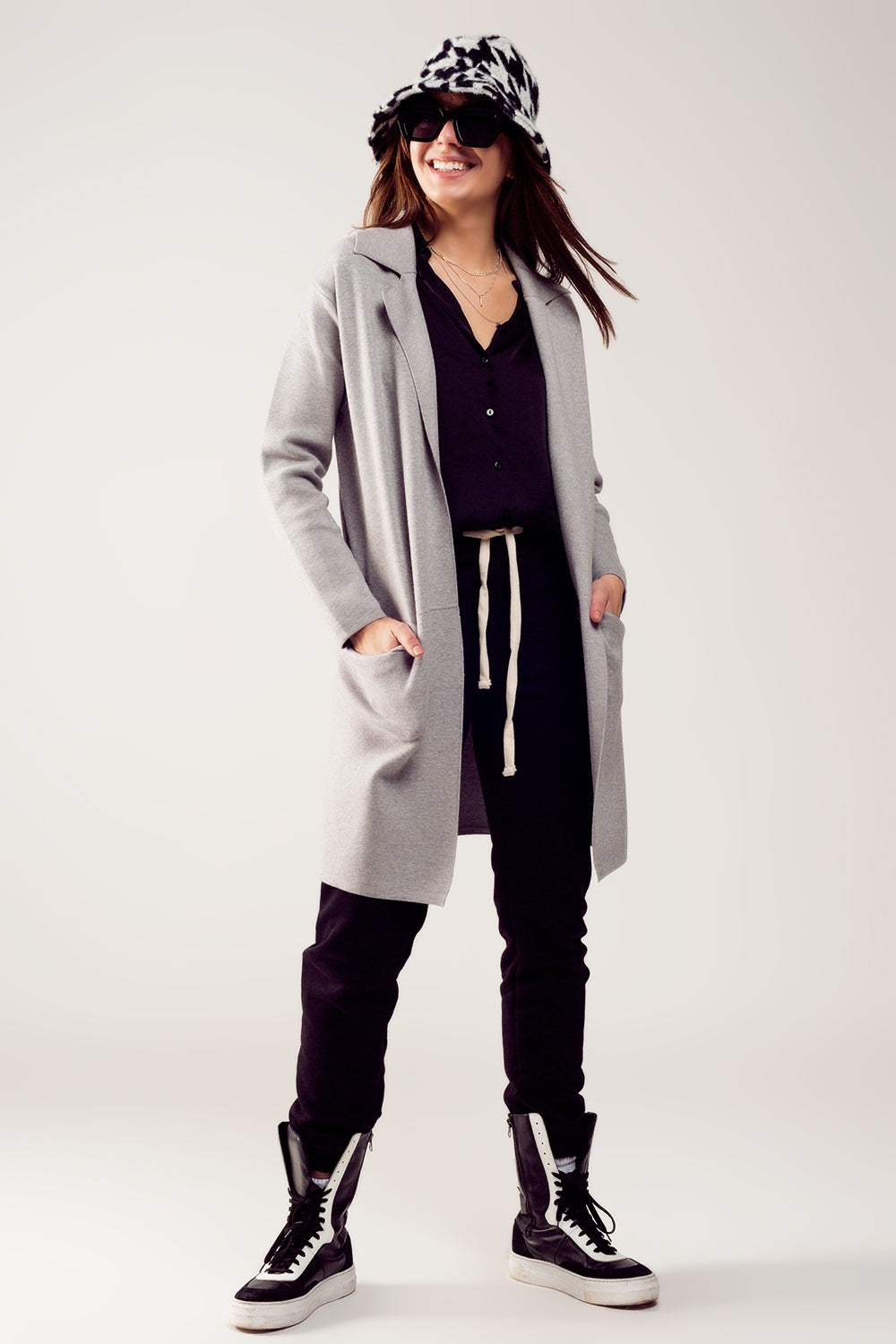 Maxi cardigan grigio con colletto