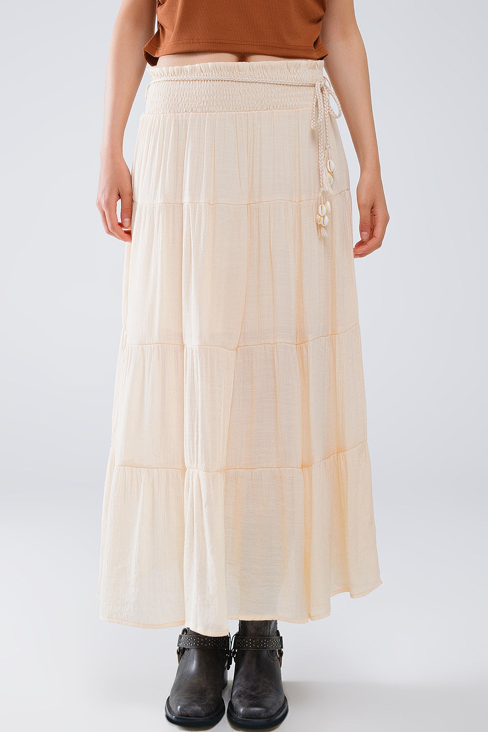 Maxi gonna a strati in beige con vita elastica e dettagli a conchiglia