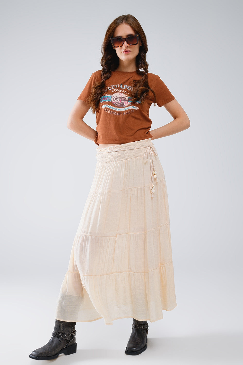 Maxi gonna a strati in beige con vita elastica e dettagli a conchiglia