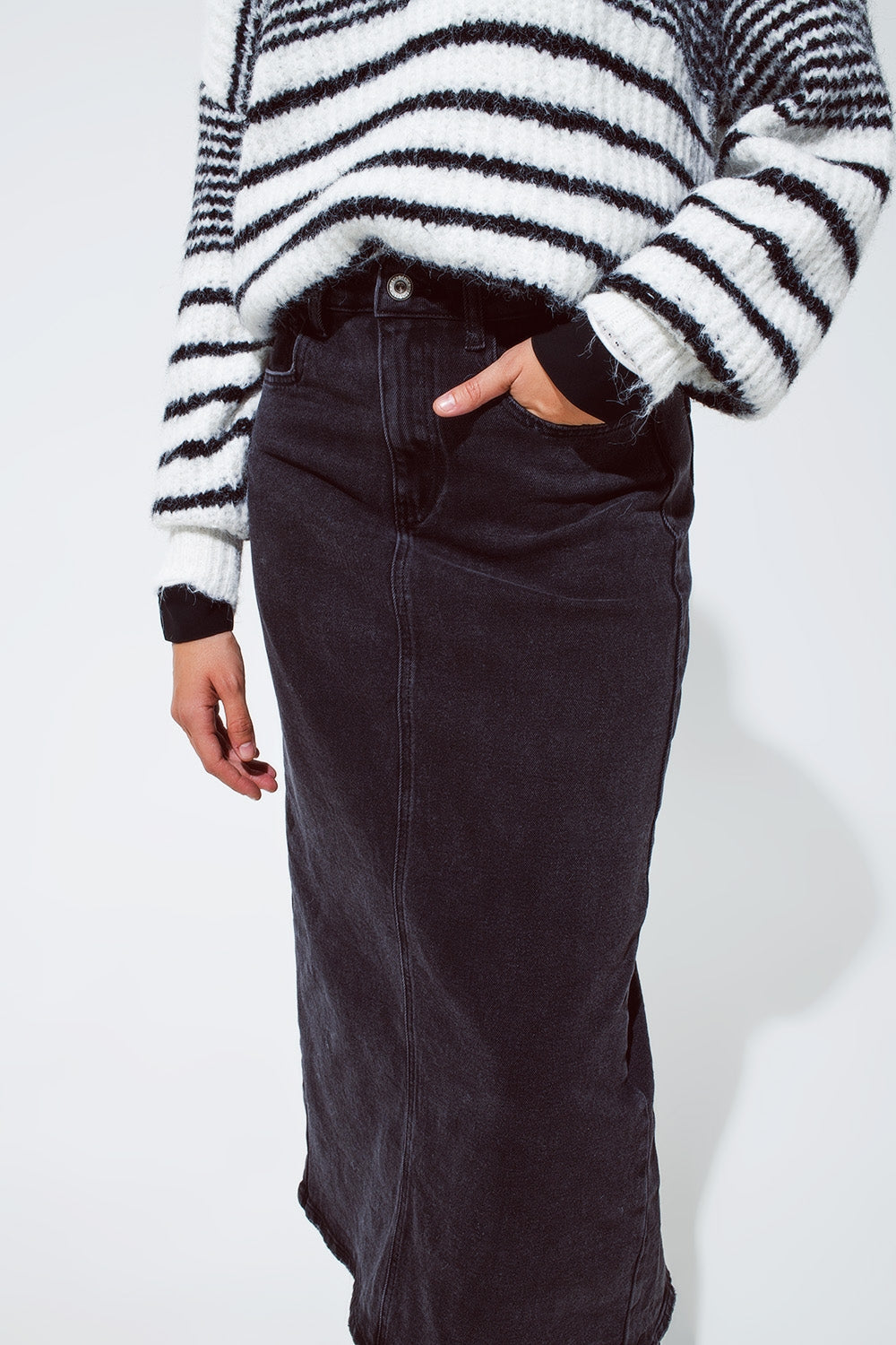 Maxi gonna in denim nero con spacco sul retro