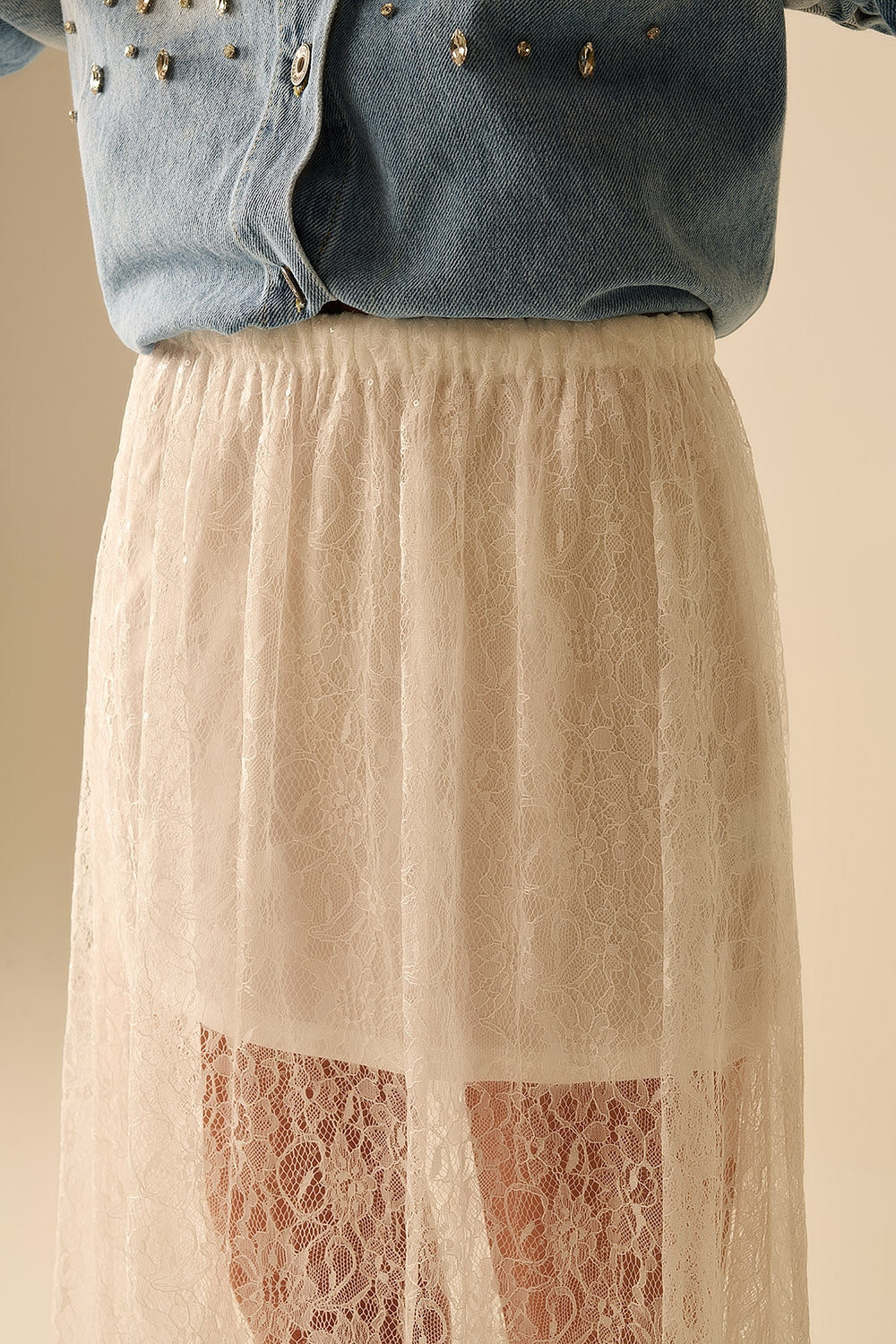 Maxi gonna in pizzo bianco con dettagli in paillettes