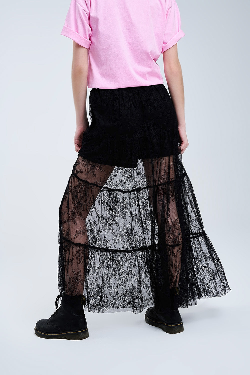 Maxi gonna nera in pizzo con stampa floreale