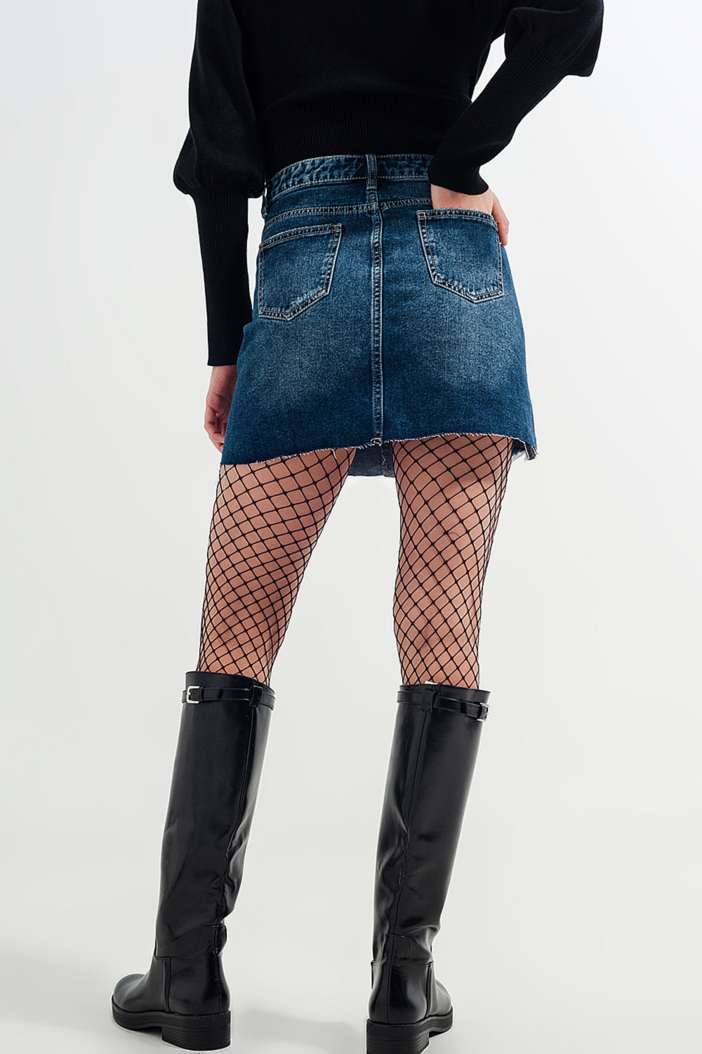 Minigonna denim effetto vissuto dettagli strappati