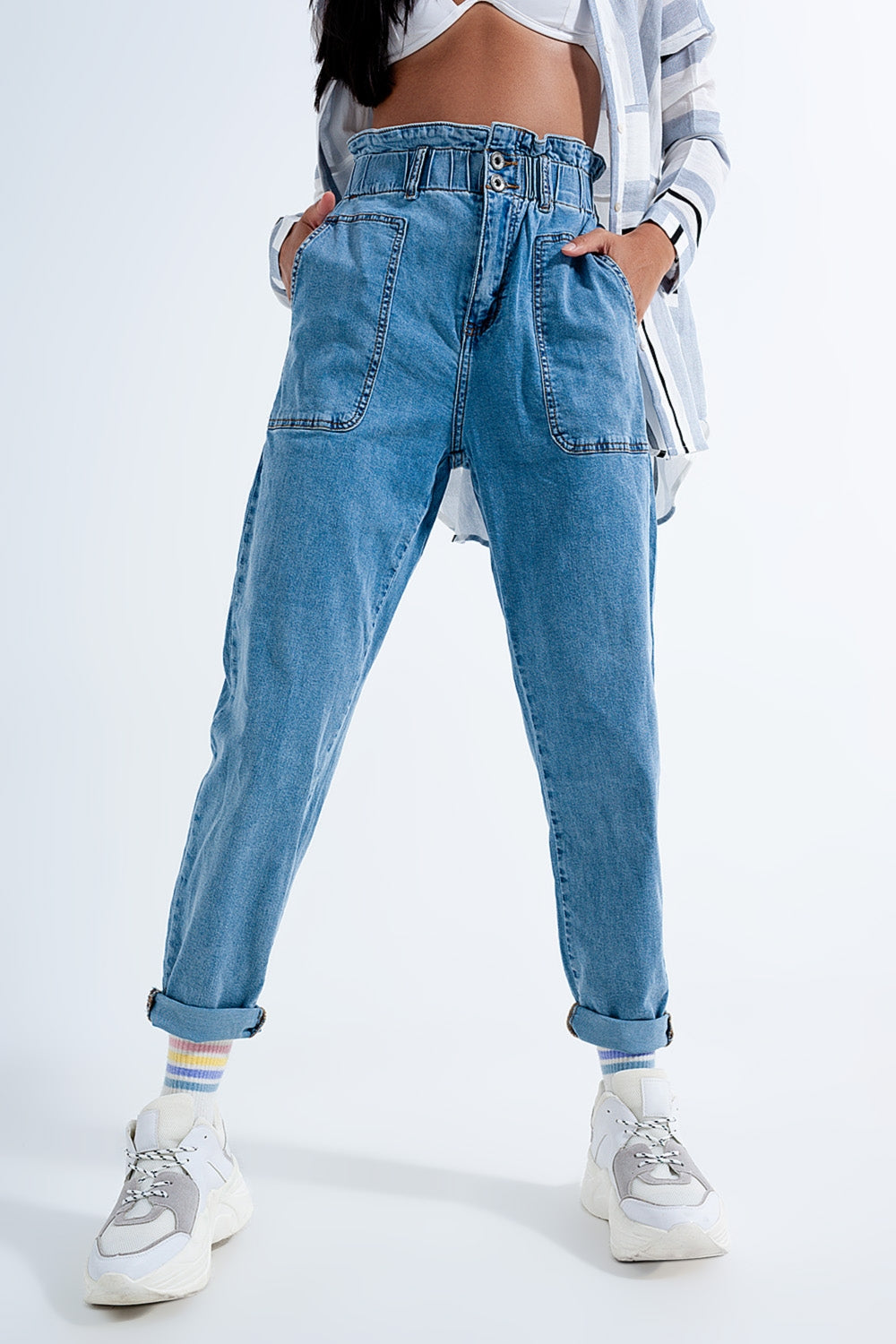 Mom jeans a vita alta con cintura blu medio