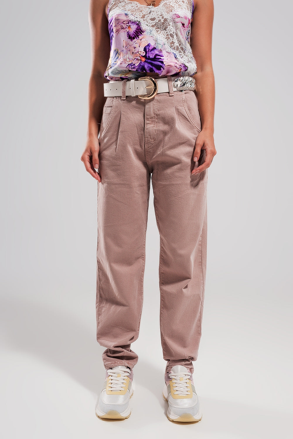 Mom jeans a vita alta con pieghe sul davanti in rosa