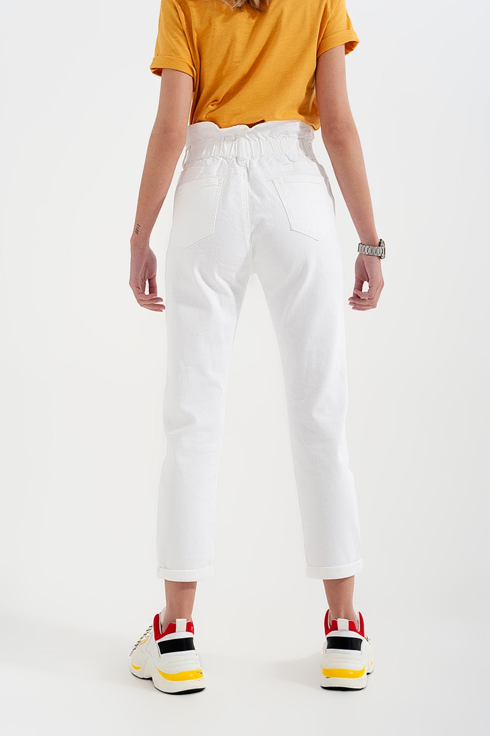 Mom jeans con cintura elasticizzata paperbag bianco