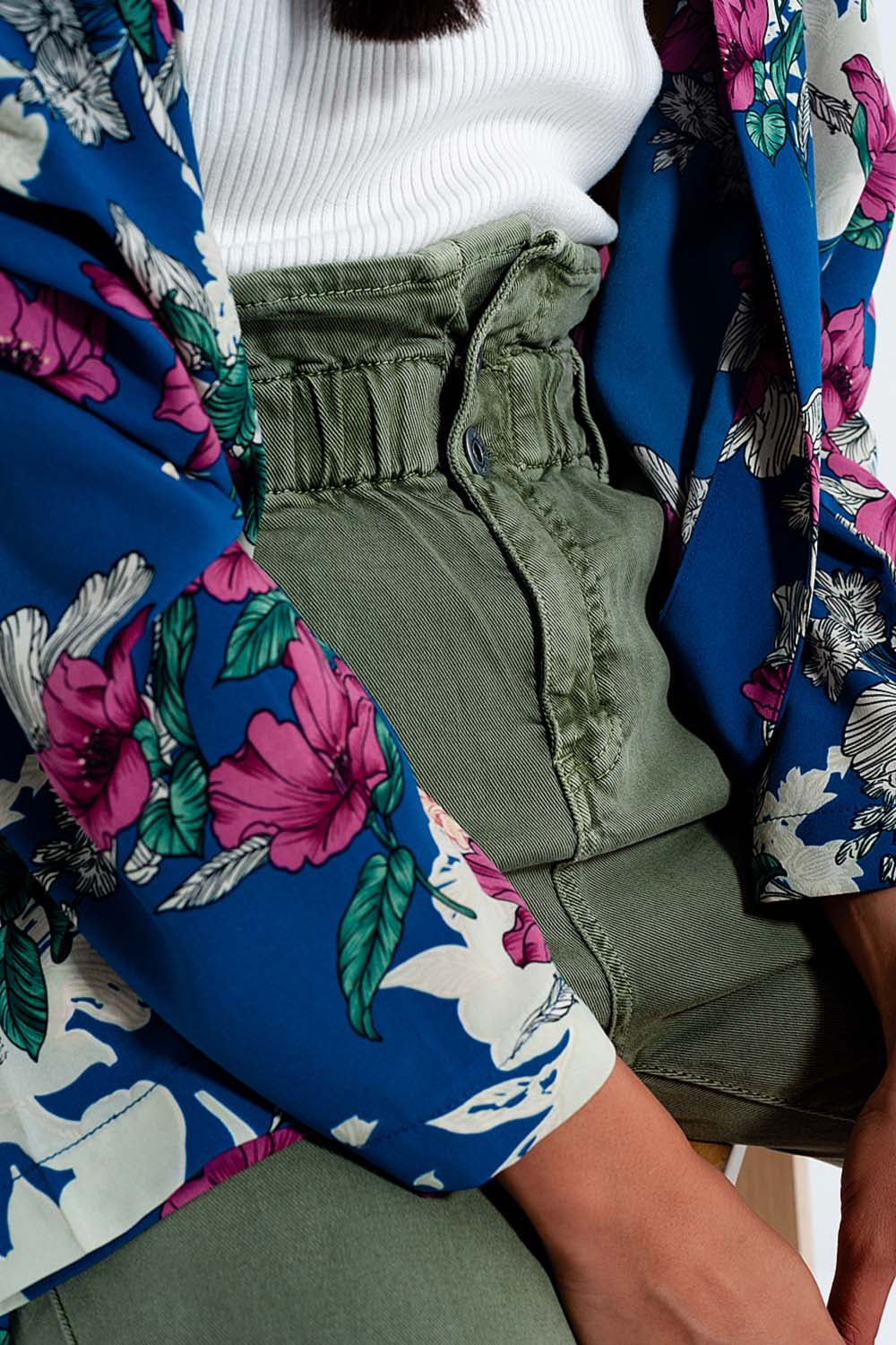 Mom jeans con cintura elasticizzata paperbag kaki