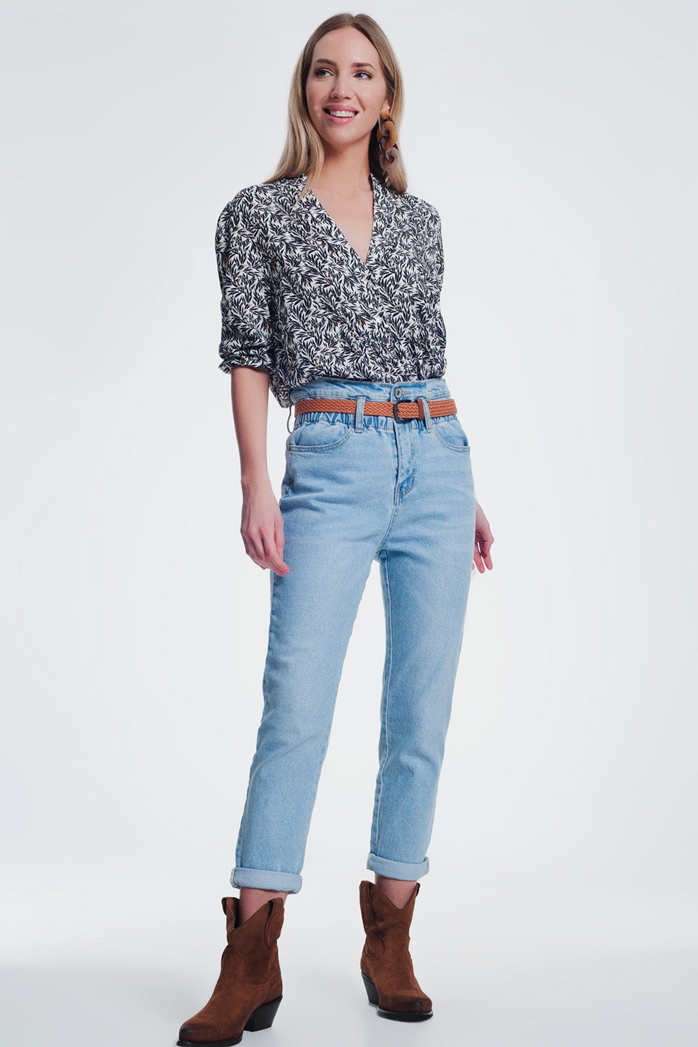 Mom jeans slim a vita alta in denim riciclato lavaggio vintage medio