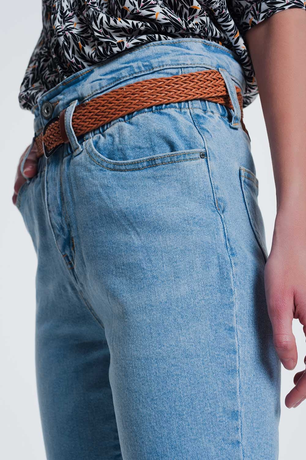 Mom jeans slim a vita alta in denim riciclato lavaggio vintage medio