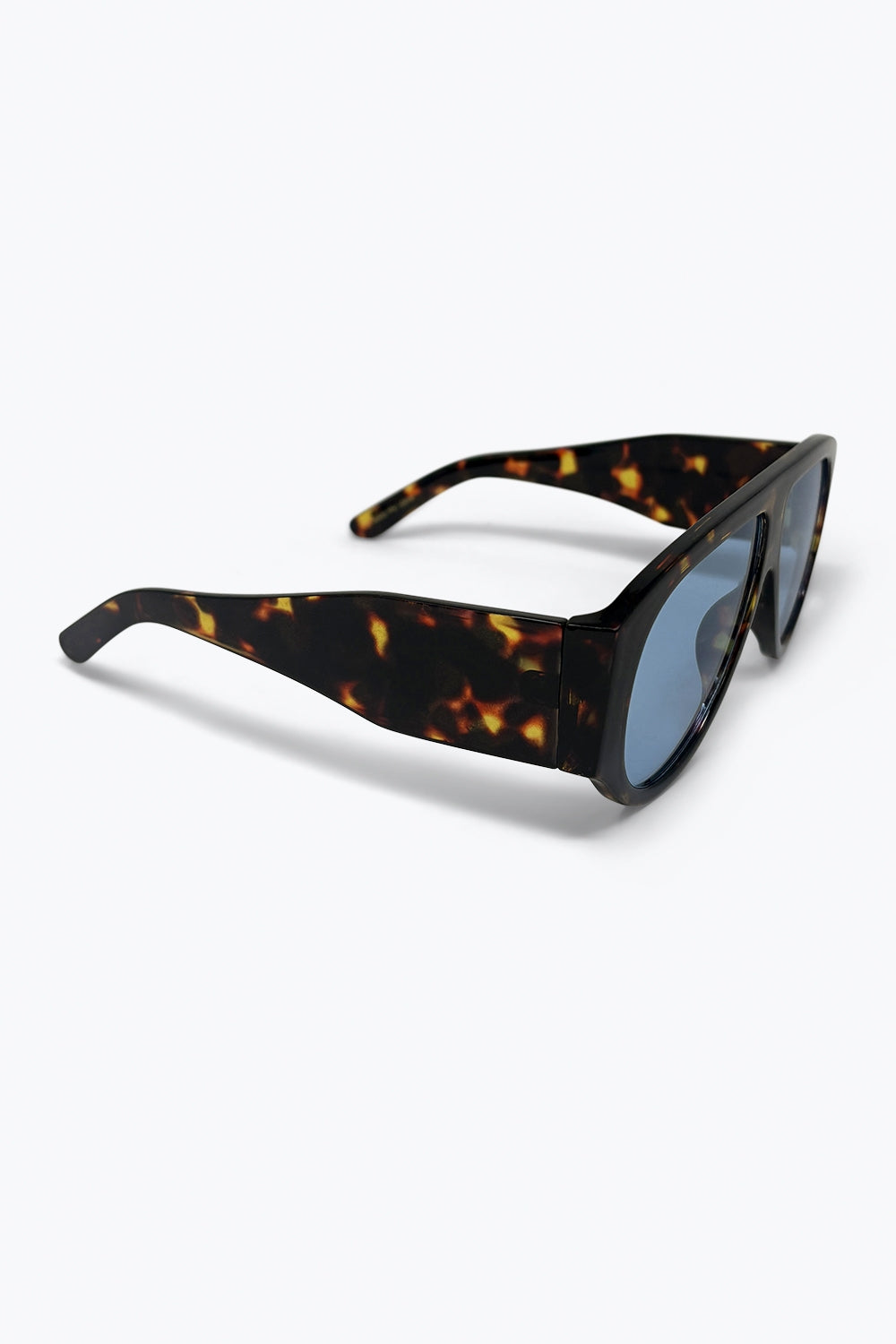 Occhiali da sole aviator con montatura tartarugata e lenti blu