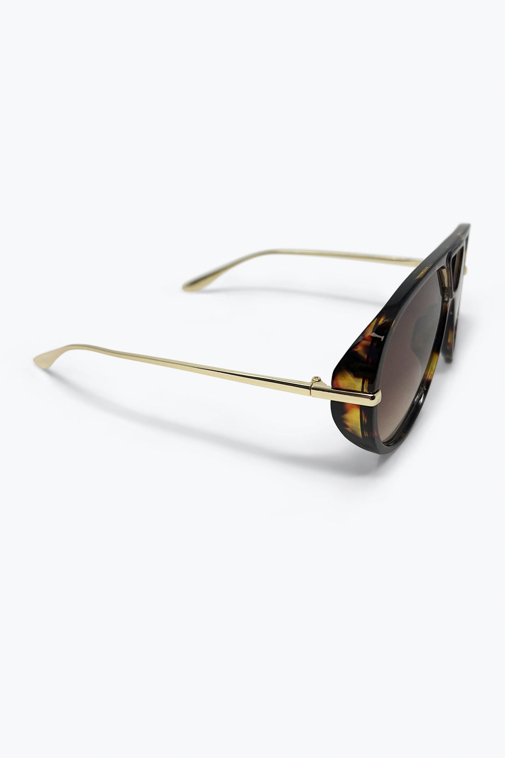 Occhiali da sole aviator tartarugati con lenti sfumate