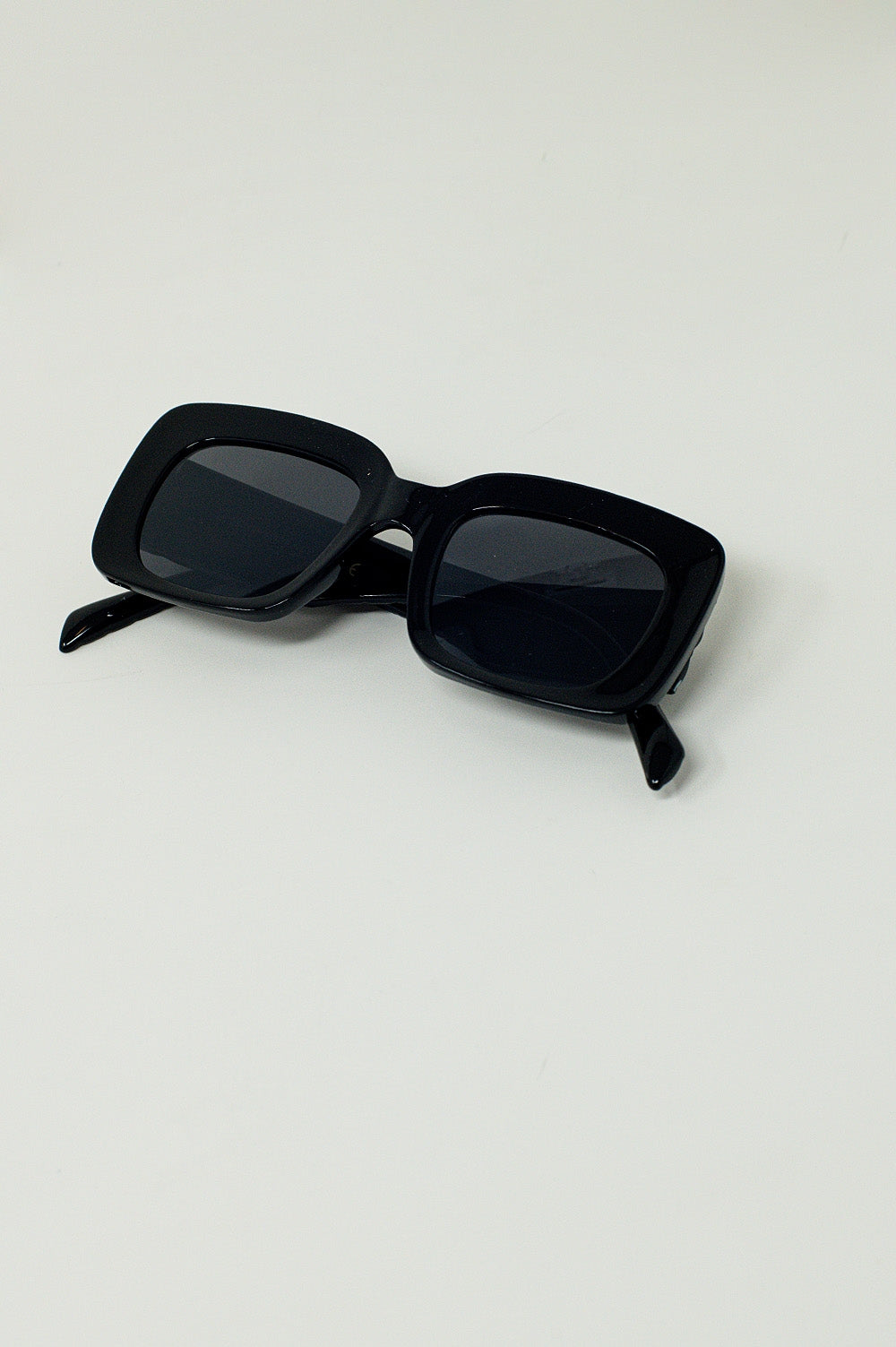 Occhiali da sole ovali oversize con dettaglio laterale in nero