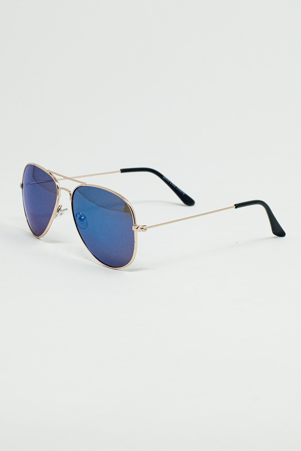 Occhiali da sole retro Aviator con lenti fumé blu e montatura dorata