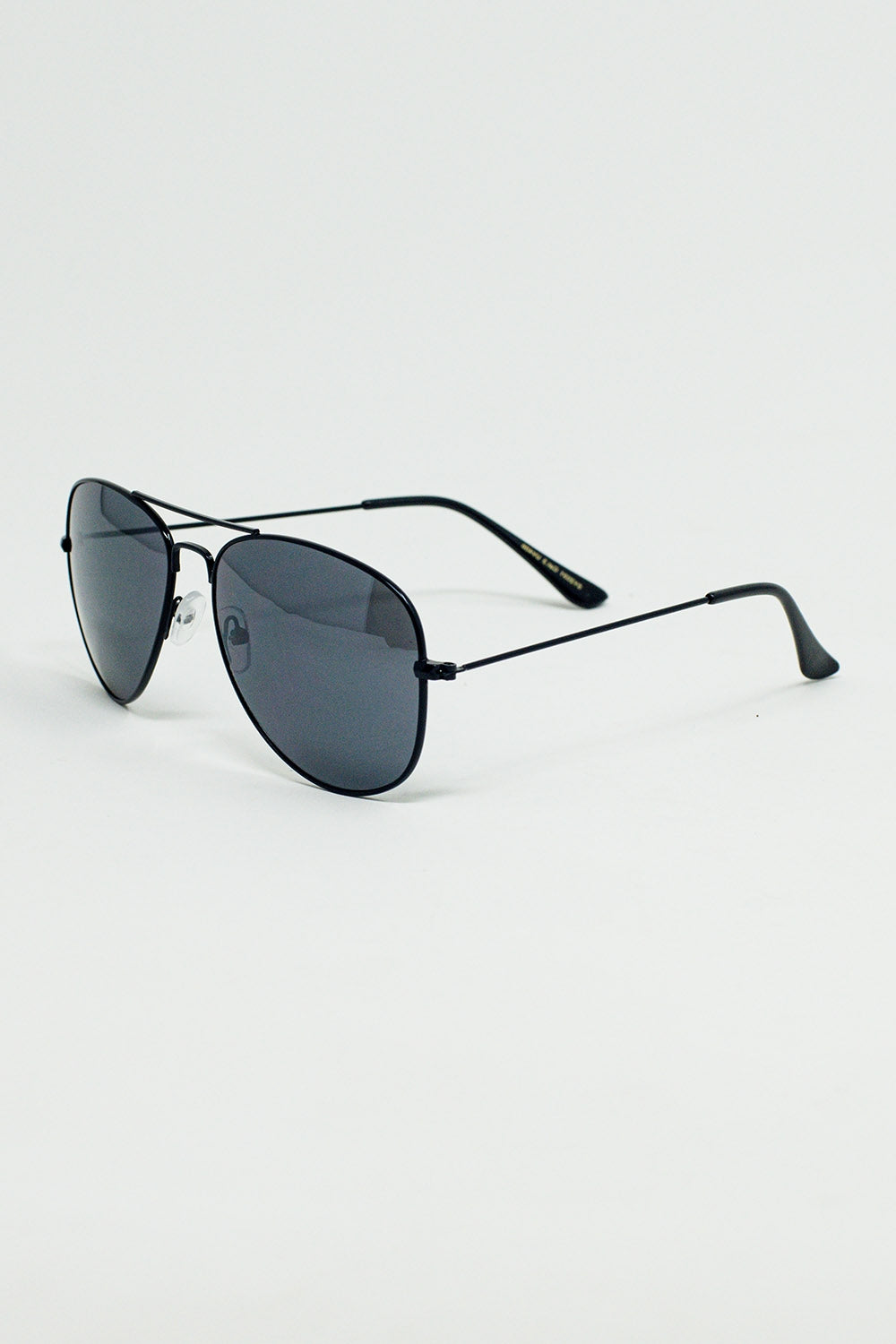 Occhiali da sole retro Aviator con lenti fumé in nero