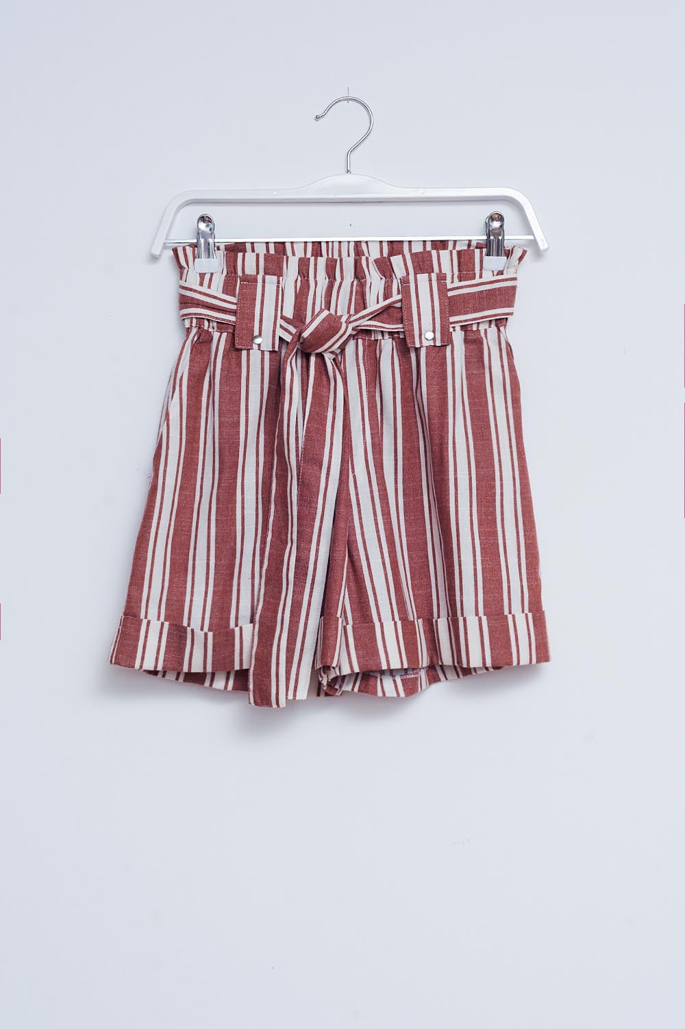 Q2 Pantaloncini a vita alta paperbag in arancio