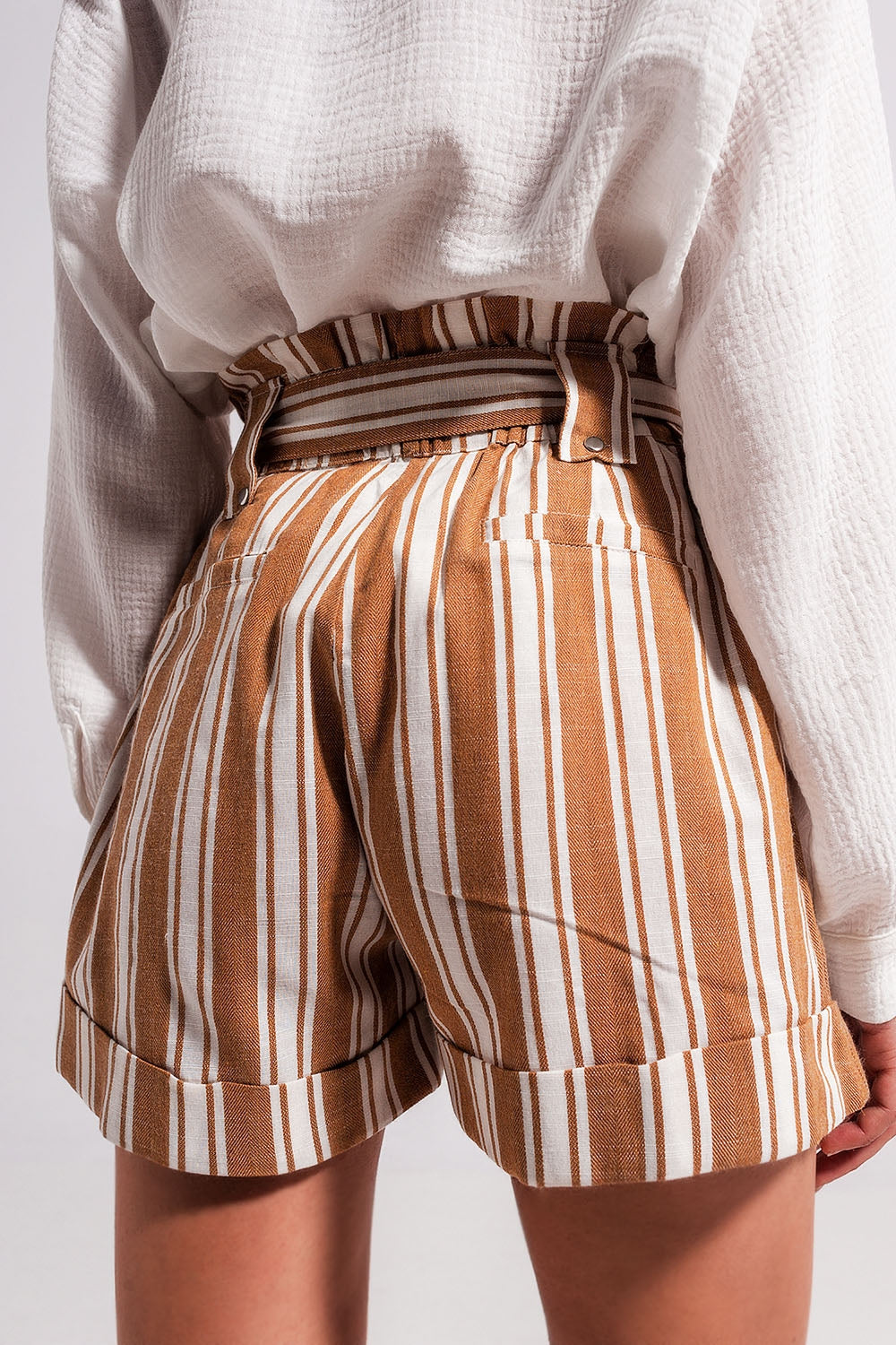 Pantaloncini a vita alta paperbag in beige