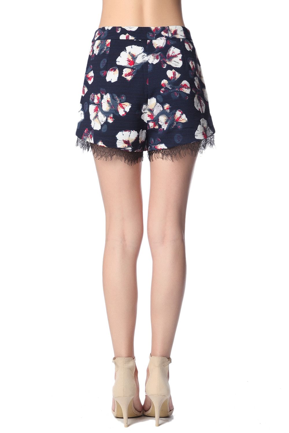 Pantaloncini blu navy a fiori con dettagli in pizzo