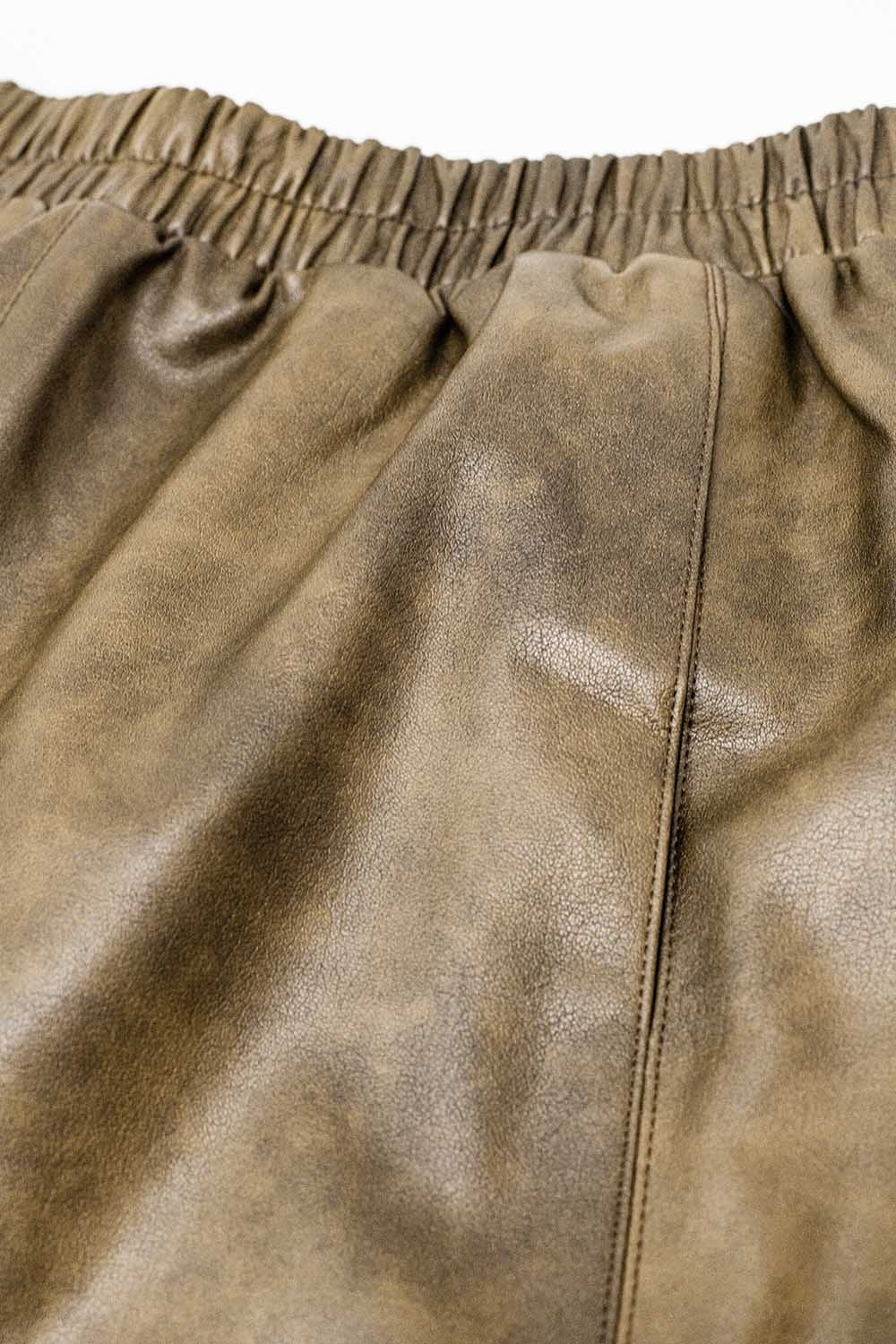 Pantaloncini rilassati in ecopelle in marrone vintage